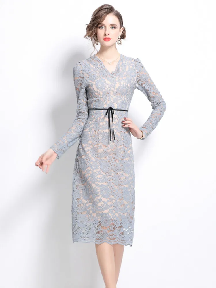 Robe mi-longue en dentelle évidée pour femme, col en V, manches longues, à lacets, bleu clair, élégante, printemps, 2025