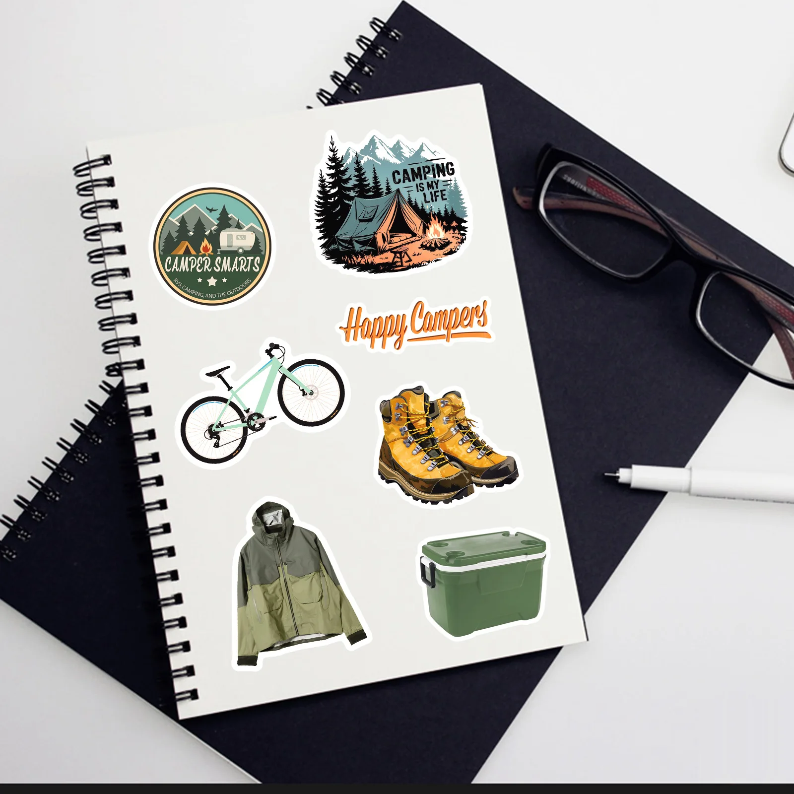 สติกเกอร์ลายกราฟฟิตี้สำหรับตั้งแคมป์กลางแจ้ง 50 ชิ้น ลายการ์ตูนสำหรับตกแต่งเต็นท์ สมุดโน้ต โทรศัพท์ กีตาร์ สเก็ตบอร์ด หมวกกันน็อค ของเล่นเด็กสุดคลาสสิก