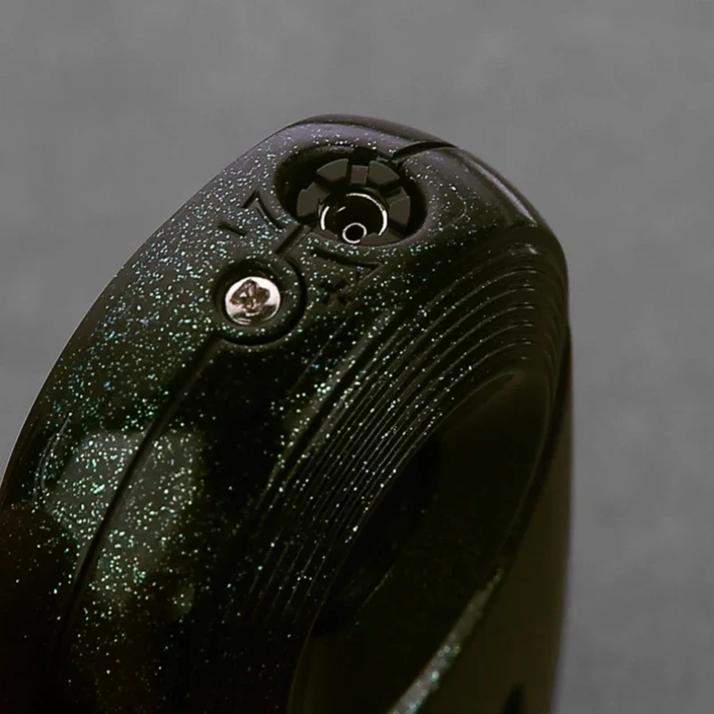 HONEST Briquet torche à gaz butane créatif coupe-vent à flamme bleue, avec fenêtre de niveau de gaz visible, portable, pour cigares, cadeaux pour hommes fumeurs