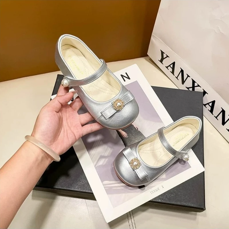 Mädchen Glänzende Schleifen-Lederschuhe 2026 Neue Herbst-Kleinkind-Mary-Jane-Flats Weiche Sohle Trendige Prinzessinnen-Mädchen-Party-Hochzeitsschuhe – Detail 3