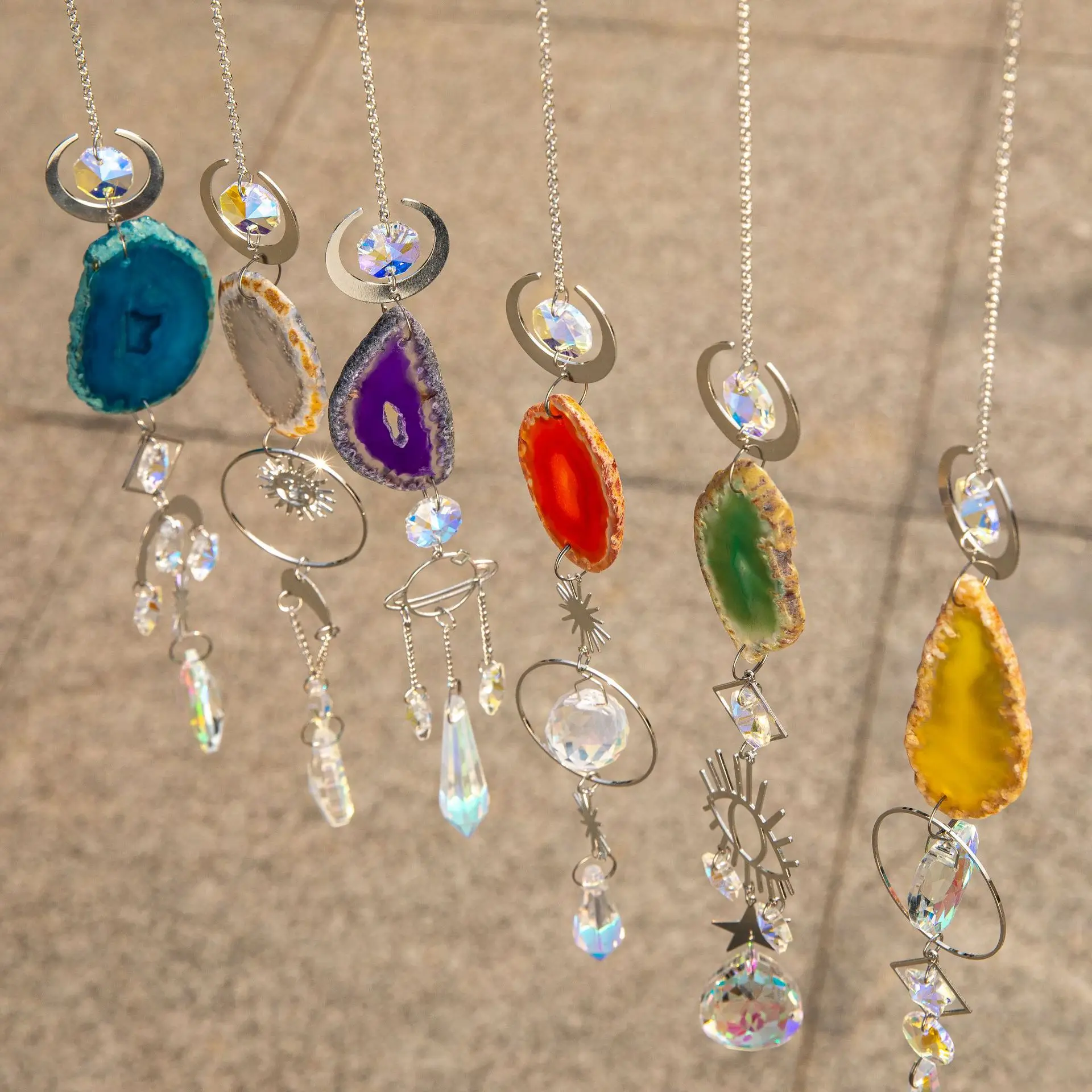 

INS Agate Sun Catcher Wind Chime Pendant Indoor and Outdoor Hanging Decoration Wind Chime Rainbow Maker Garden Home Decor Gift