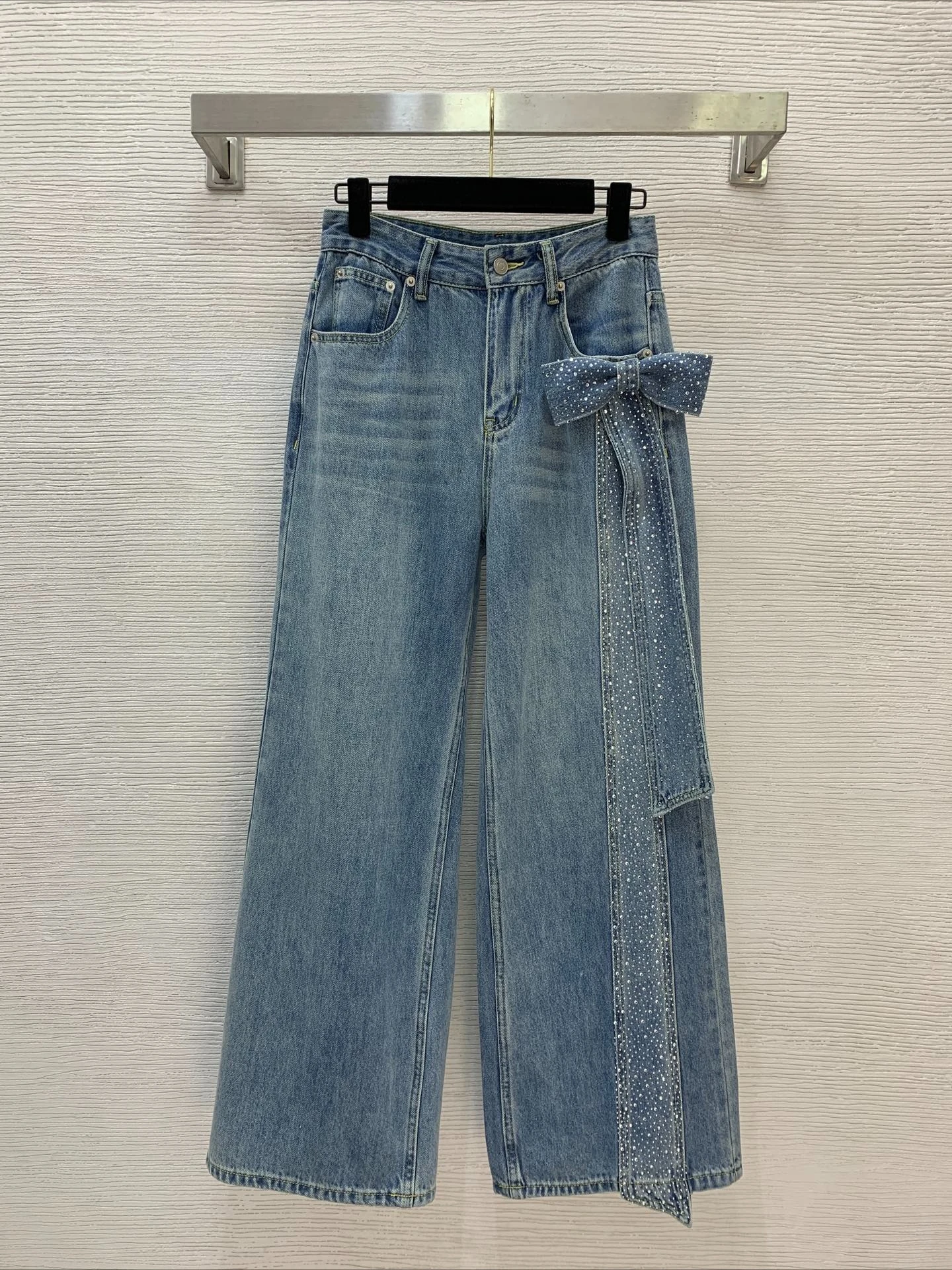 

New Womens Jeans High Quality Denim Fabric Bow Decoration Loose Fit Fashion Wide Leg Pants for Daily Wear Casual Streetwear