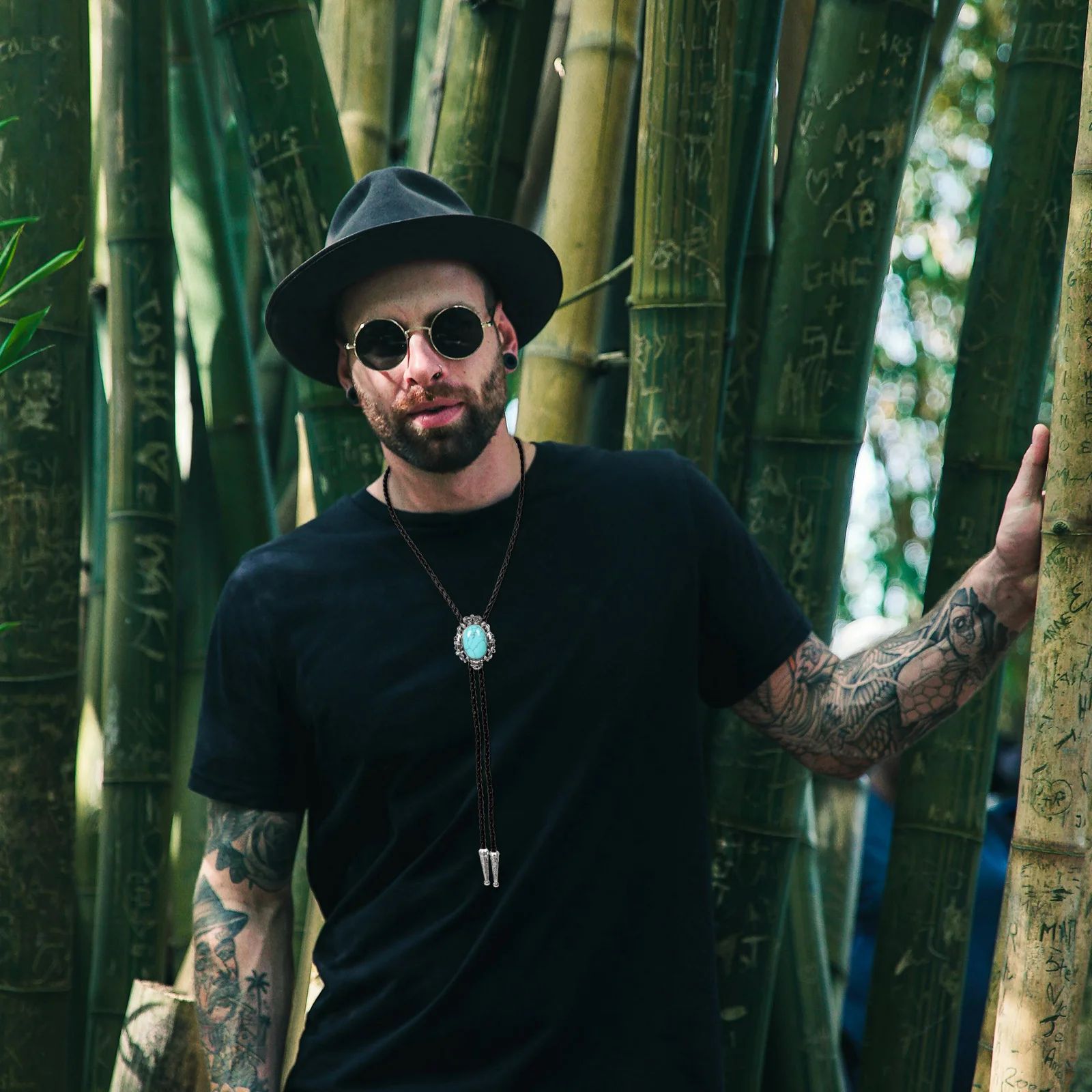 Рисунок 2 - Бирюзовый галстук