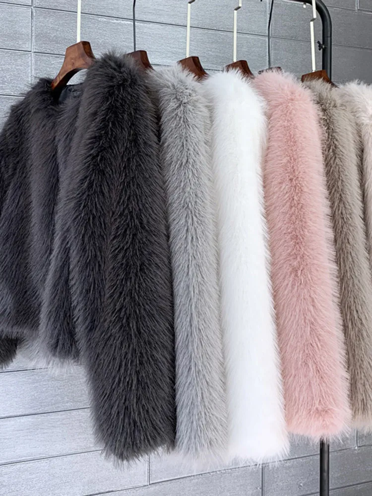 Moda cappotto di pelliccia rossa sintetica donna inverno 2024 Hot Cool Girls Fluffy Warm Short Fur Jacket Faux Fox Fur Ladies Outwear