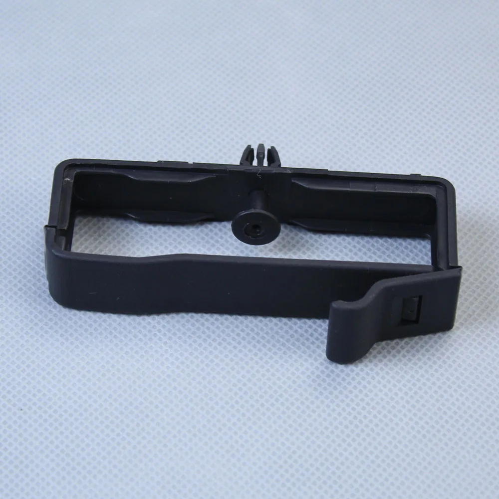 30721387 Emergency Warning Triangle Mount Bracket Holder Support Fixed Buckle For Volvo S40 V50 S60 V60 V70 S80 XC60 XC70 04-18