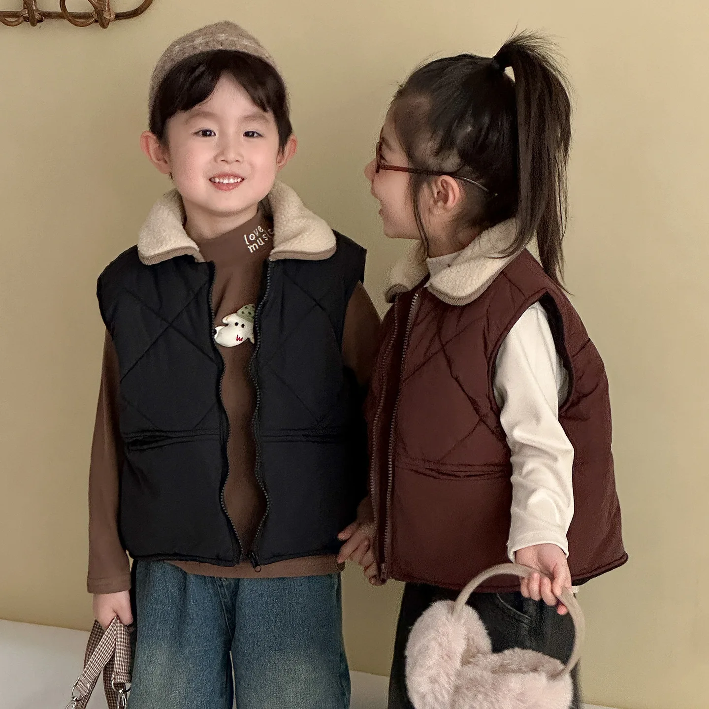 

2025 Winter New Children Sleeveless Warm Vest Plus Velvet Thick Girls Fleece Padded Vest Solid Boys Quilted Jacket Kids Clothe