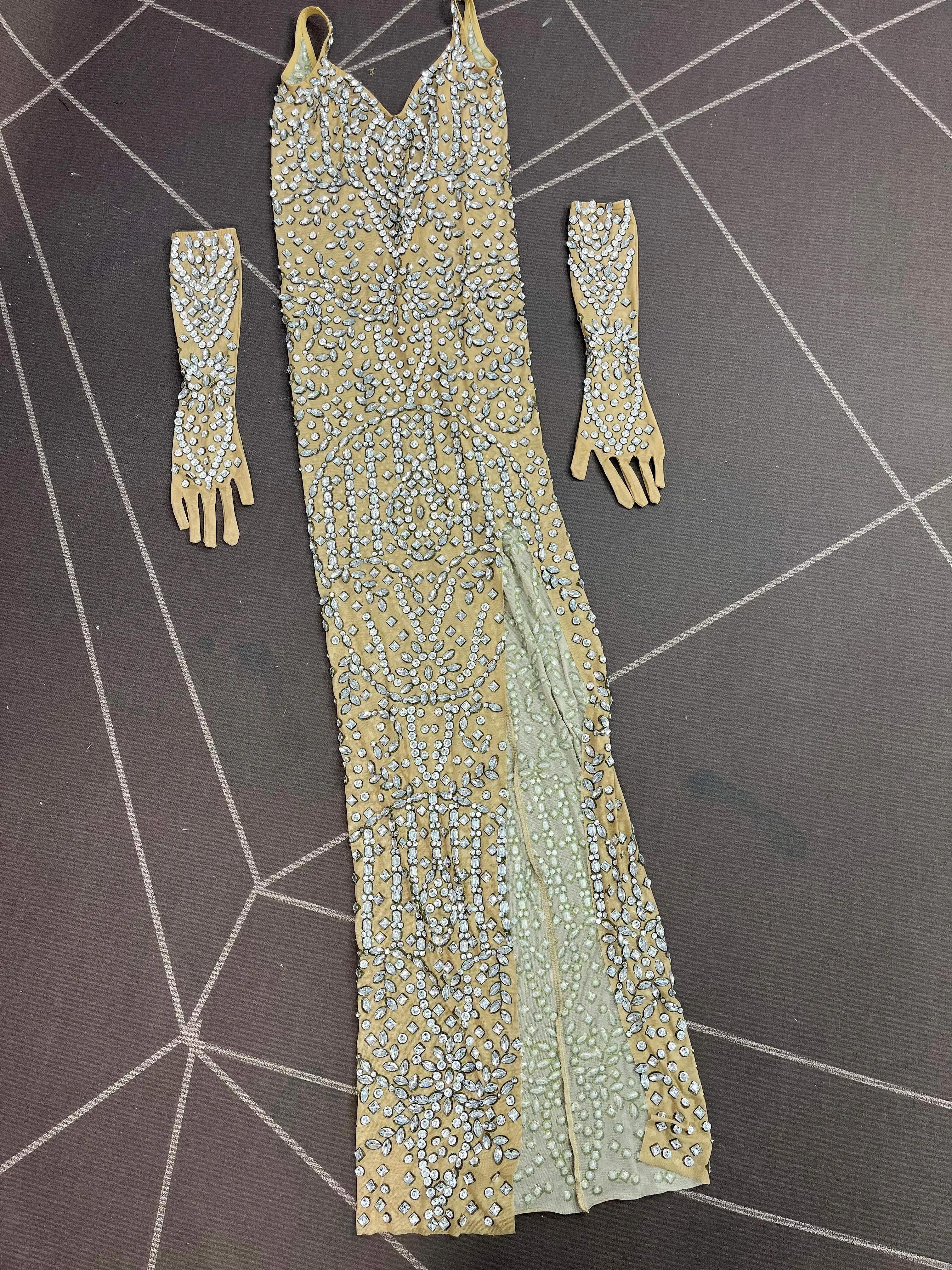 Elegancka suknia wieczorowa z wysokim rozcięciem, zdobiona wysokiej jakości błyszczącymi cyrkoniami, na ramiączkach, z rękawiczkami, strój na pokaz mody, suknia Xingyunzuan