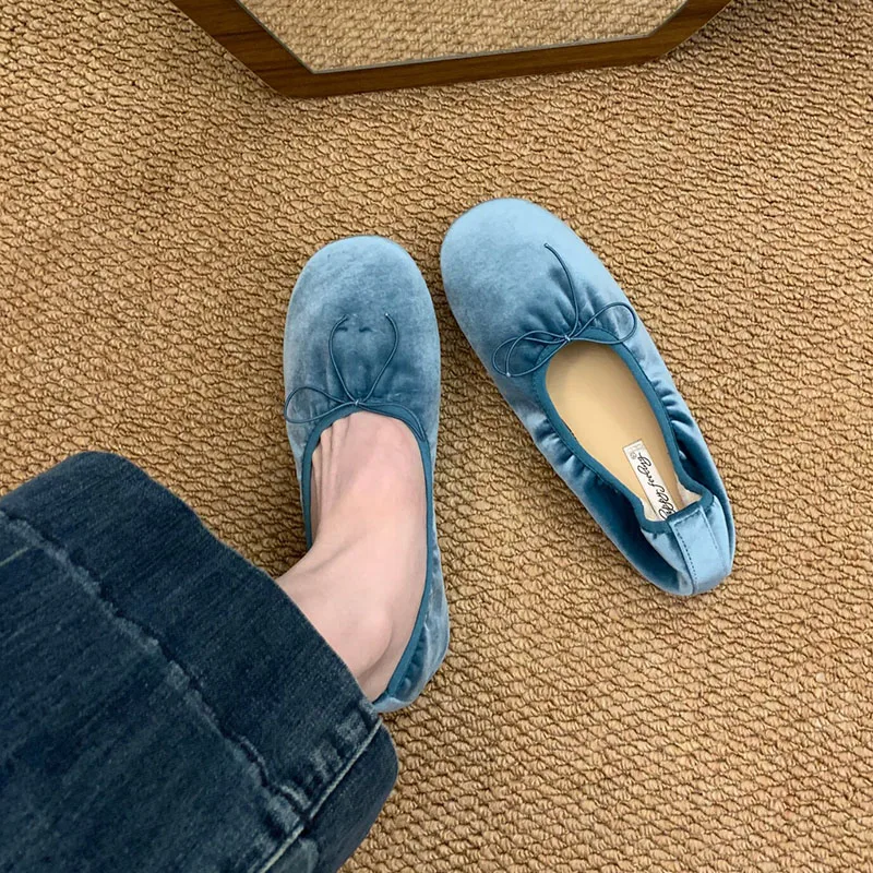 Modische, weiche Ballettschuhe aus Seide für Damen, neu im Frühjahr, lässige Slip-On-Schuhe mit Schleifenknoten für Damen. – Detail 7