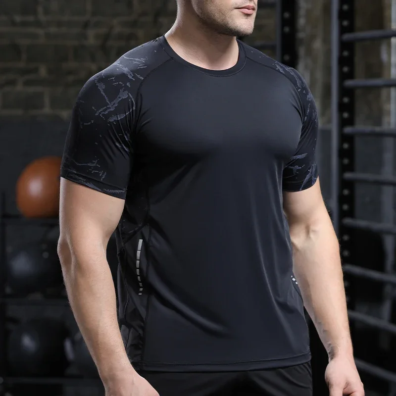 Men\'s Ice Silk Sports T-shirt Dry Fit Breathable Thin Round Neck Shirts Tops Fitness Running Short Sleeves Elasticity Tracksuit