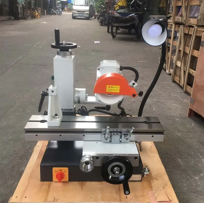 Grinder New Universal Tool Grinding Machine with Workbench Area 130*600mm