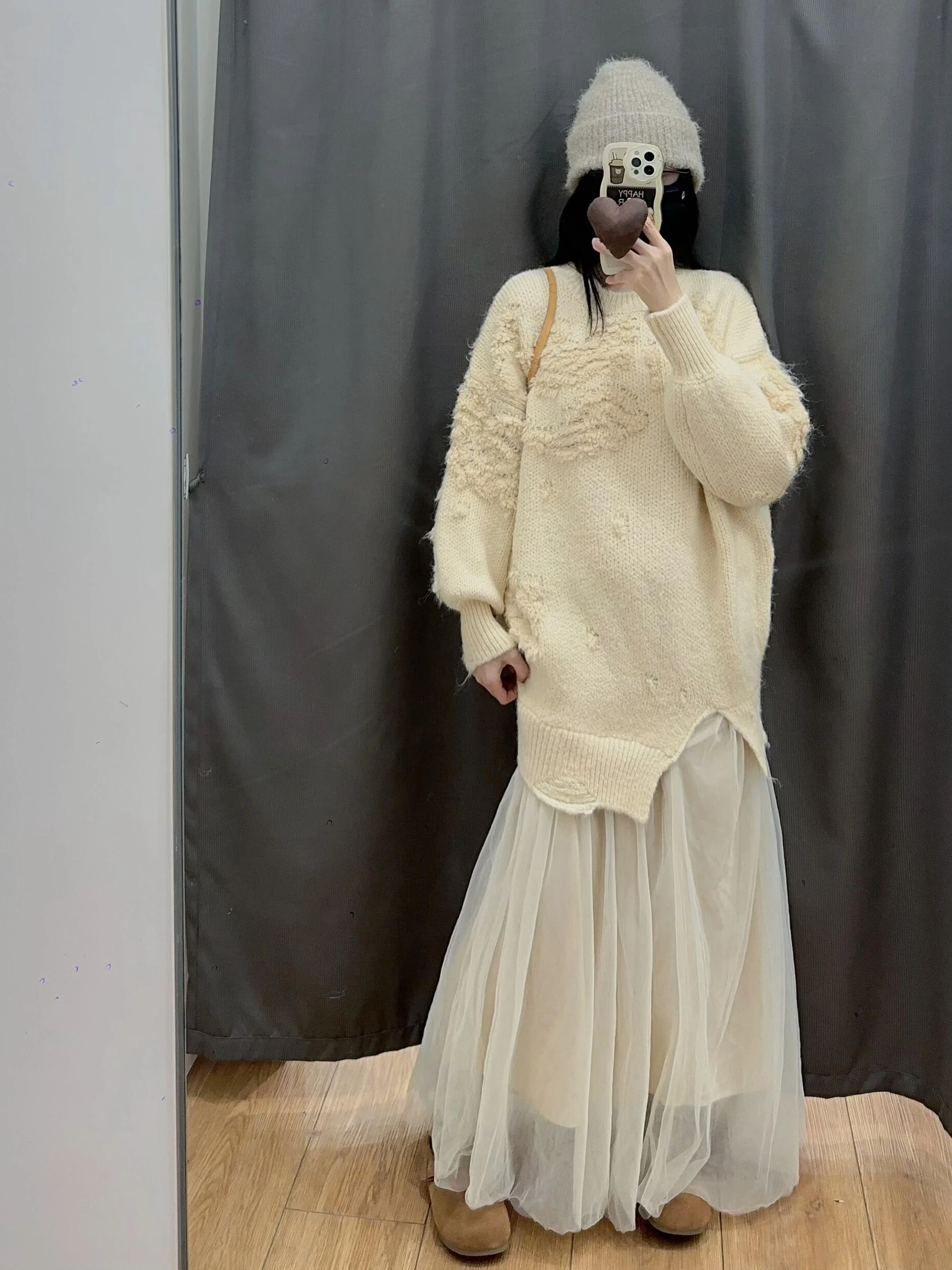 

Мягкий вязаный свитер с V-образным вырезом в корейском стиле, с длинными рукавами, в стиле пэчворк, для женщин, модный тренд, и юбка Soft Thousand Flavors