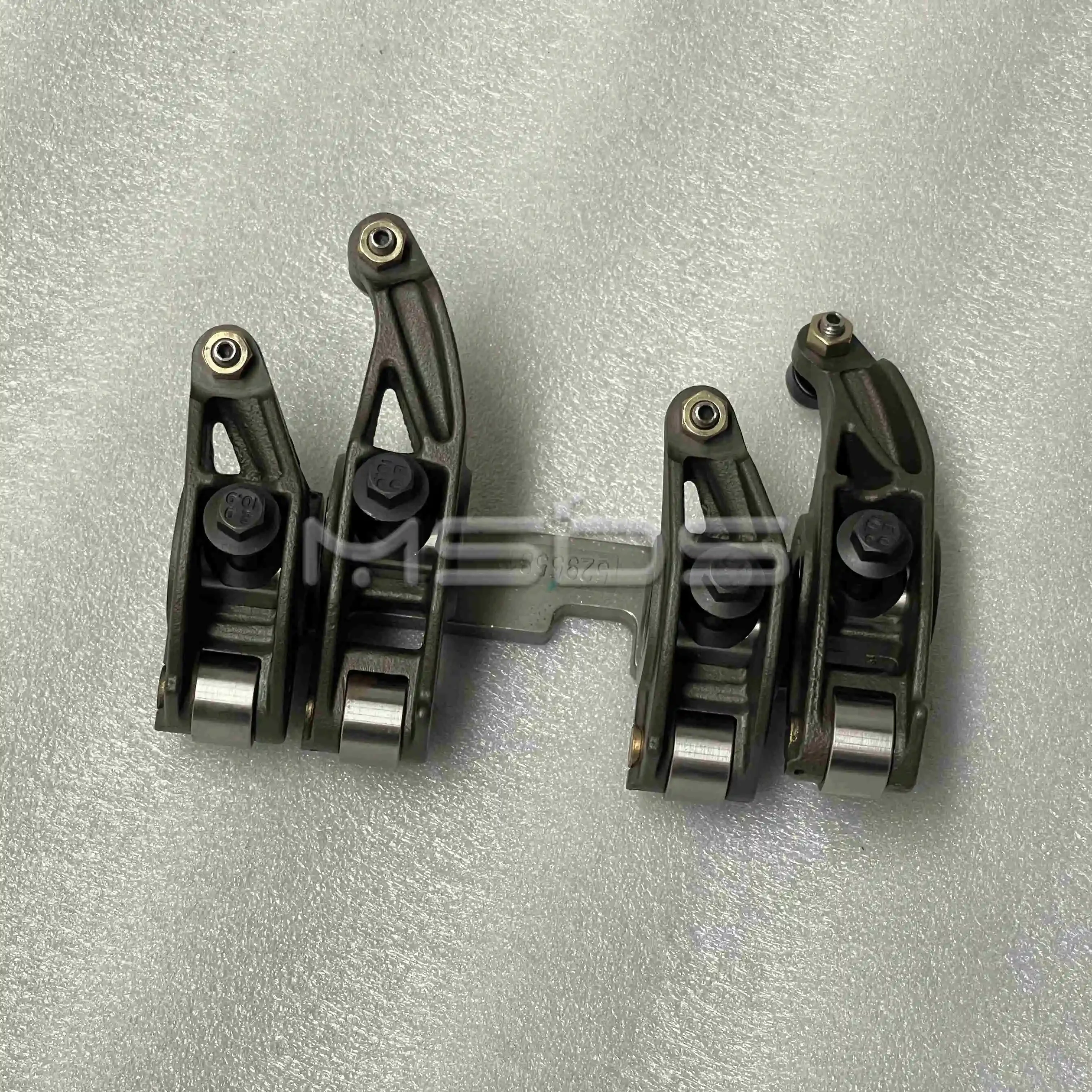 

5271538 5305334 5305334F (5255568 5295581 5262518 ) FOTON ISF2.8 ENGINE Assembly Rocker Lever Arm