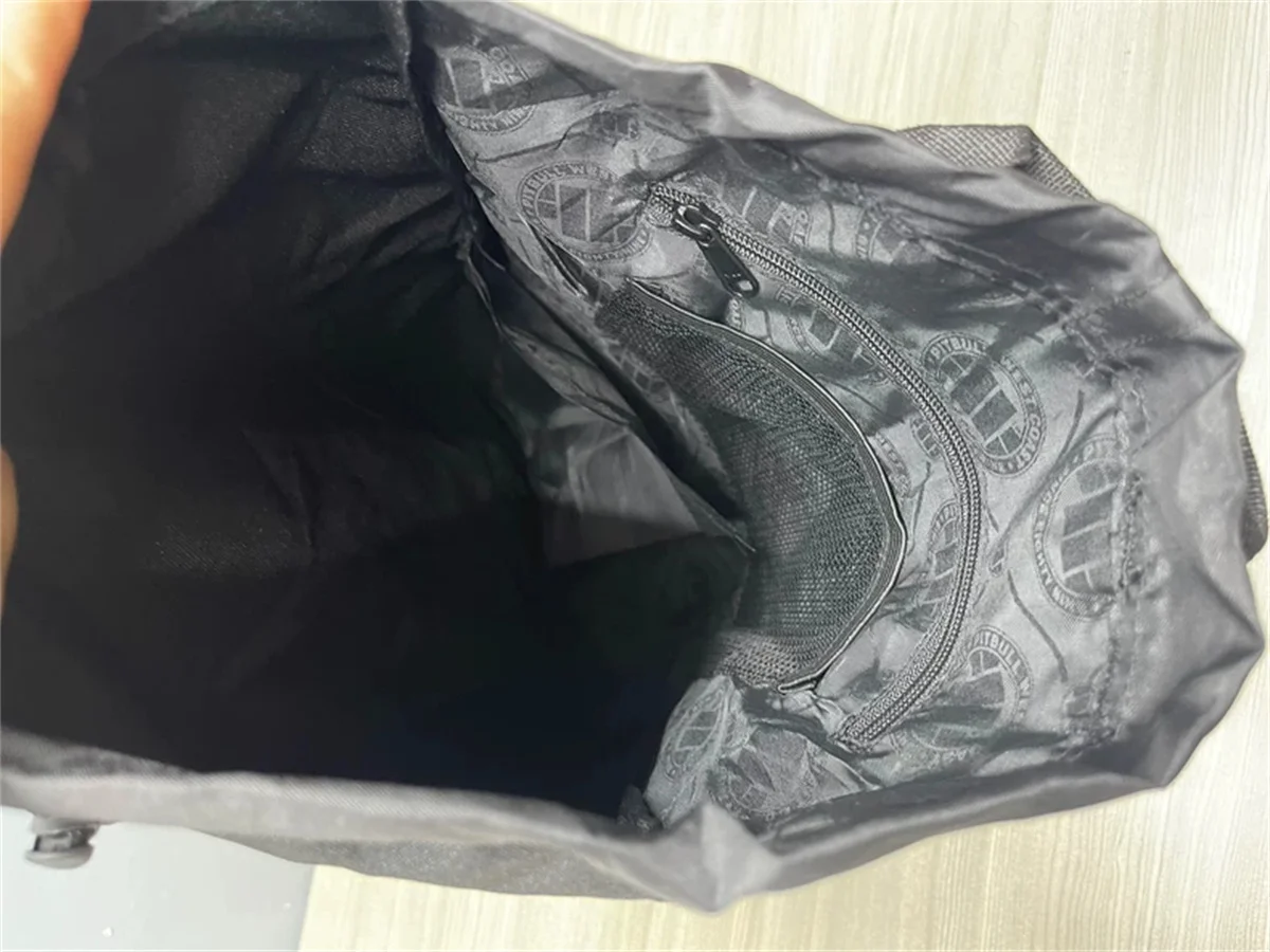 Schwarzer Rucksack, Größe 52 * 35 cm