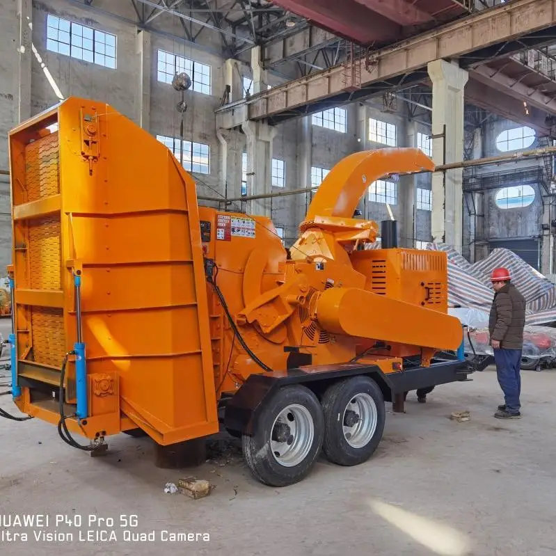 China Supplier Wood Chipper High Speed Gravity Feeding Farm Branches Wood Chipper New Design Wood Chipper Shredder for Poland