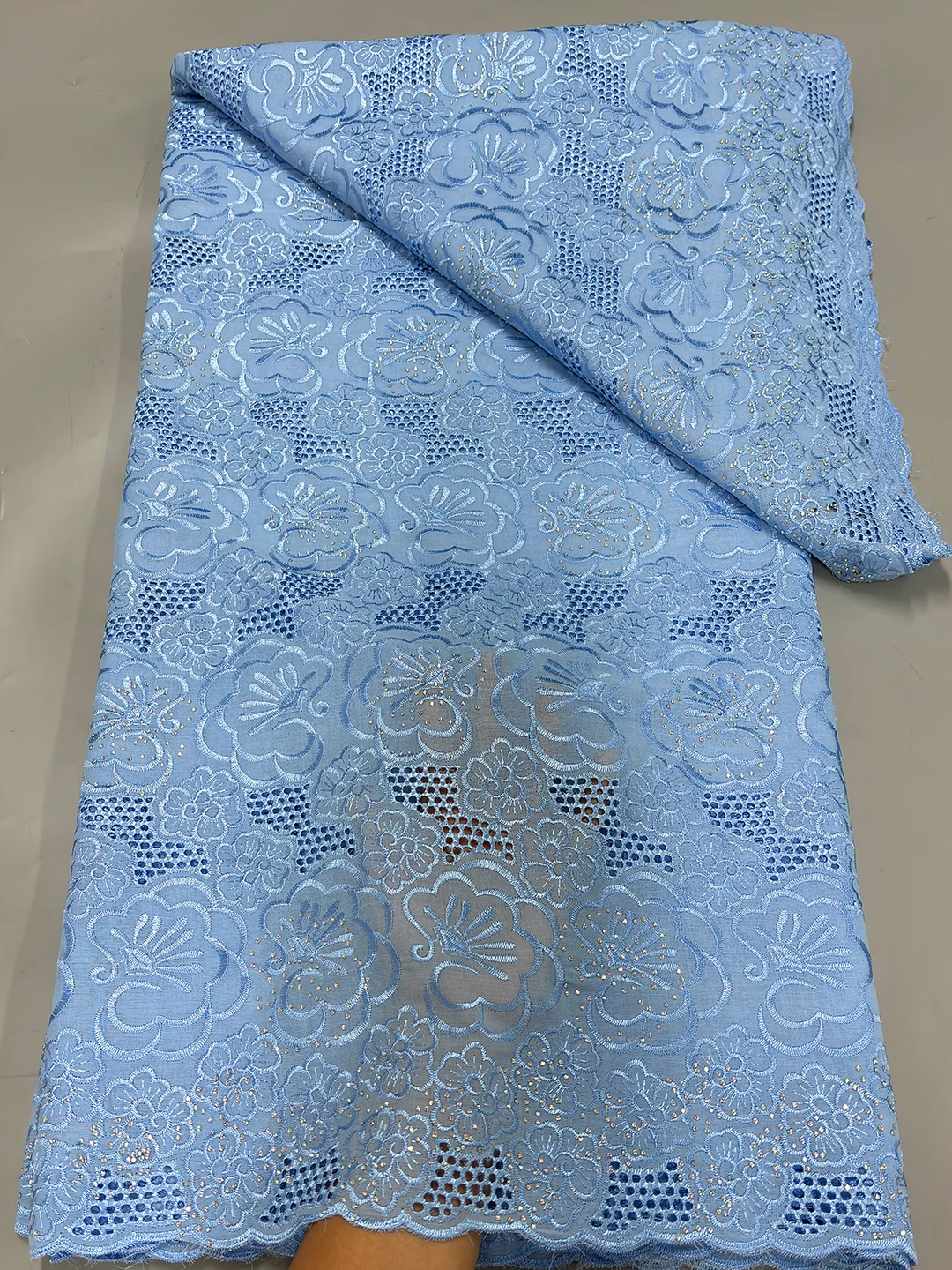 

Швейцарская вуаль, кружево в Швейцарии, высокое качество, 2025, африканская кружевная ткань с вышивкой, модная нигерийская хлопковая кружевная ткань для платья