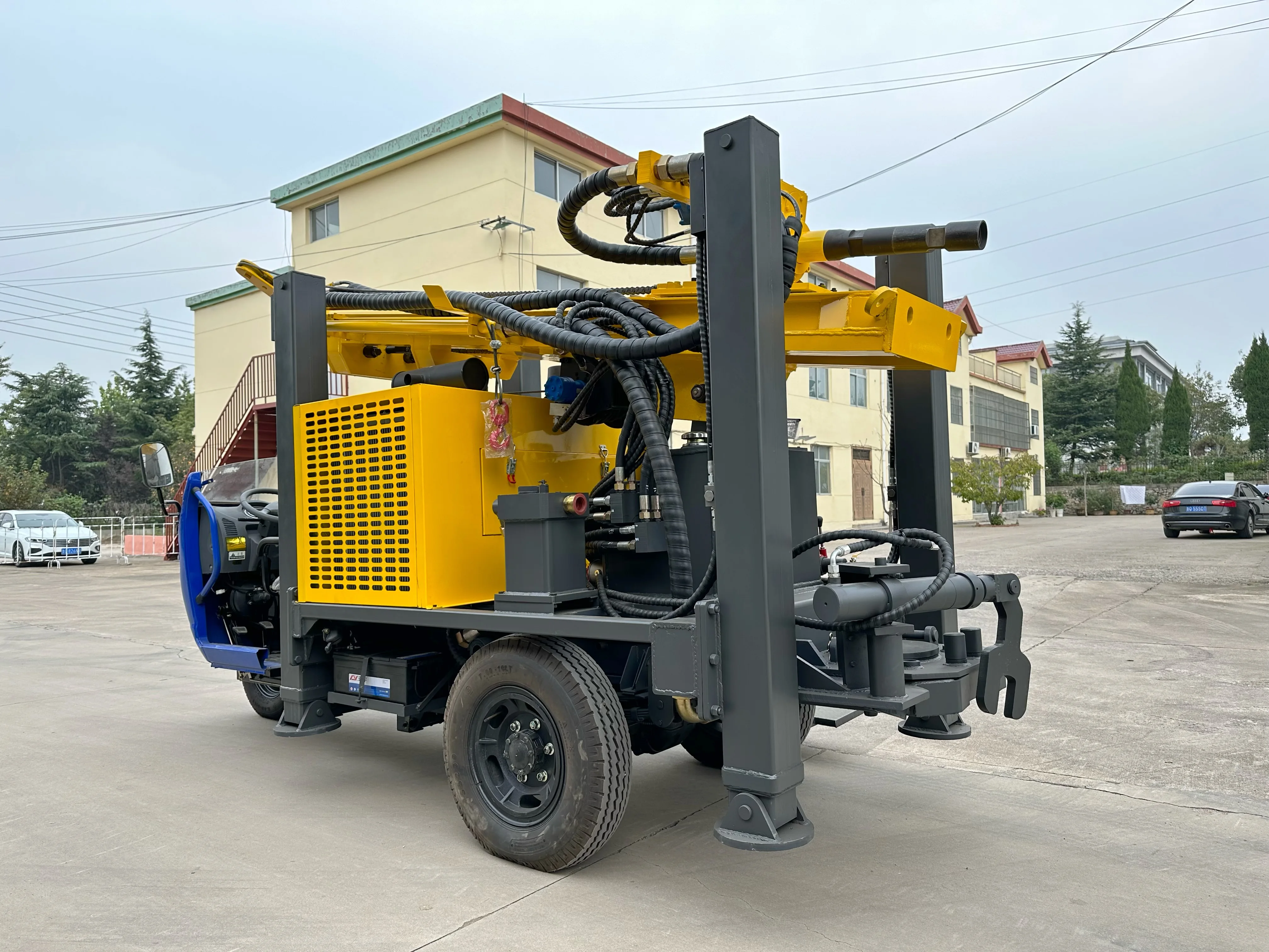 

Customized Water Well Drilling Equipment 200m Depth Mining Rig Mounted on Tricycle