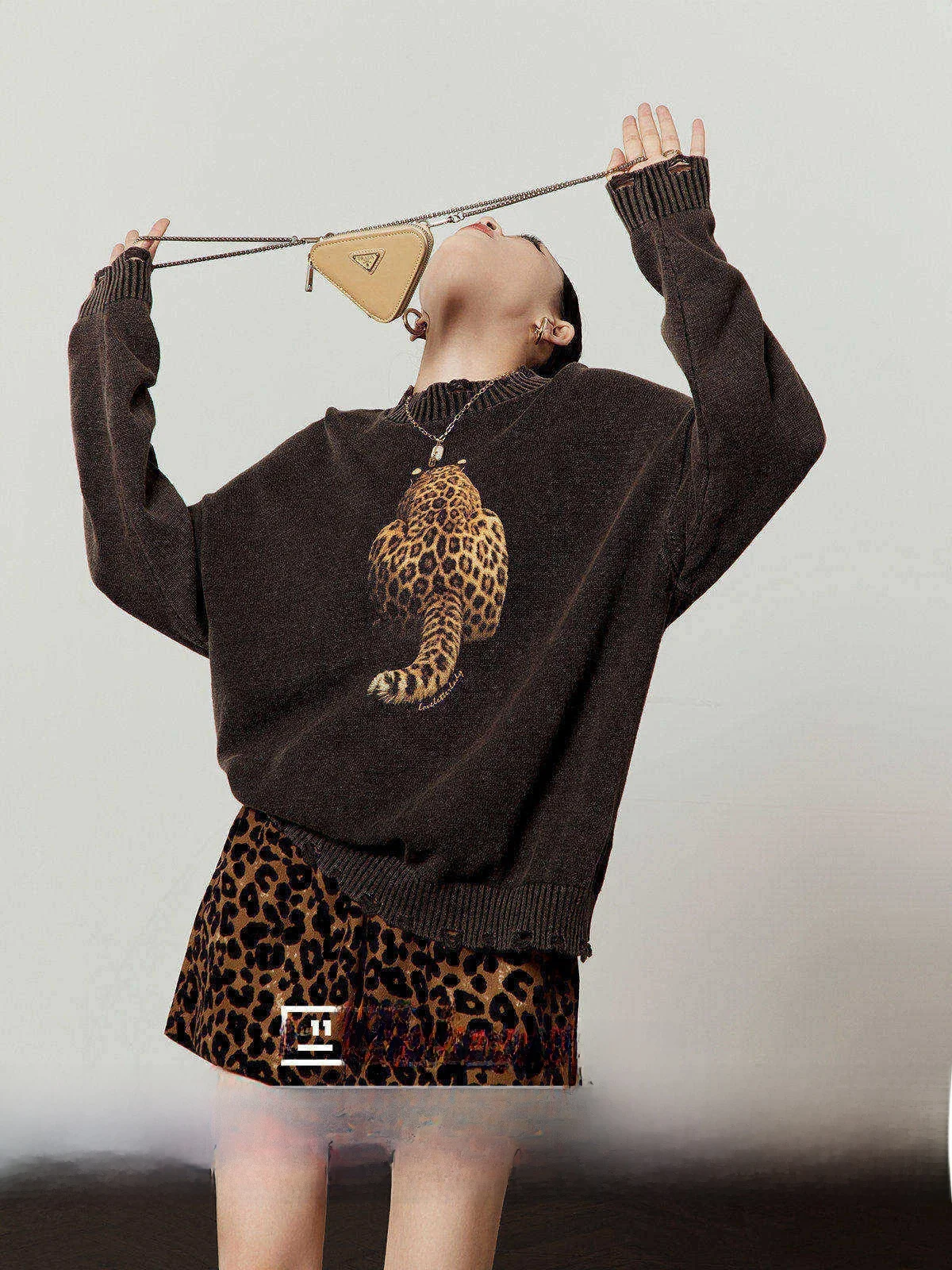 

Вязаный свитер Bla для женщин, винтажный принт, с дырками, свободный крой, весна 2026, новинка, комфортный, теплый, с длинными рукавами, круглый вырез