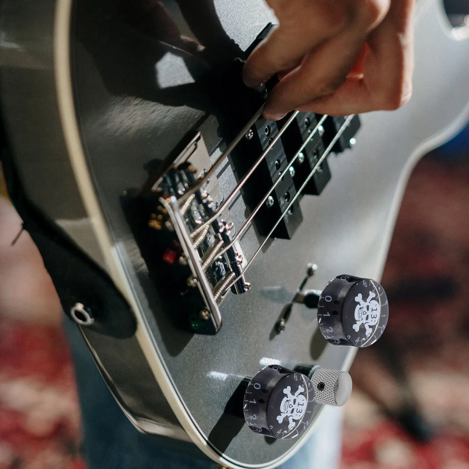 

4Pcs Skull Potentiometer Knob Durable Acrylic Guitar Volume Tone Control Replacement Cap Bass Knob for Amplifier