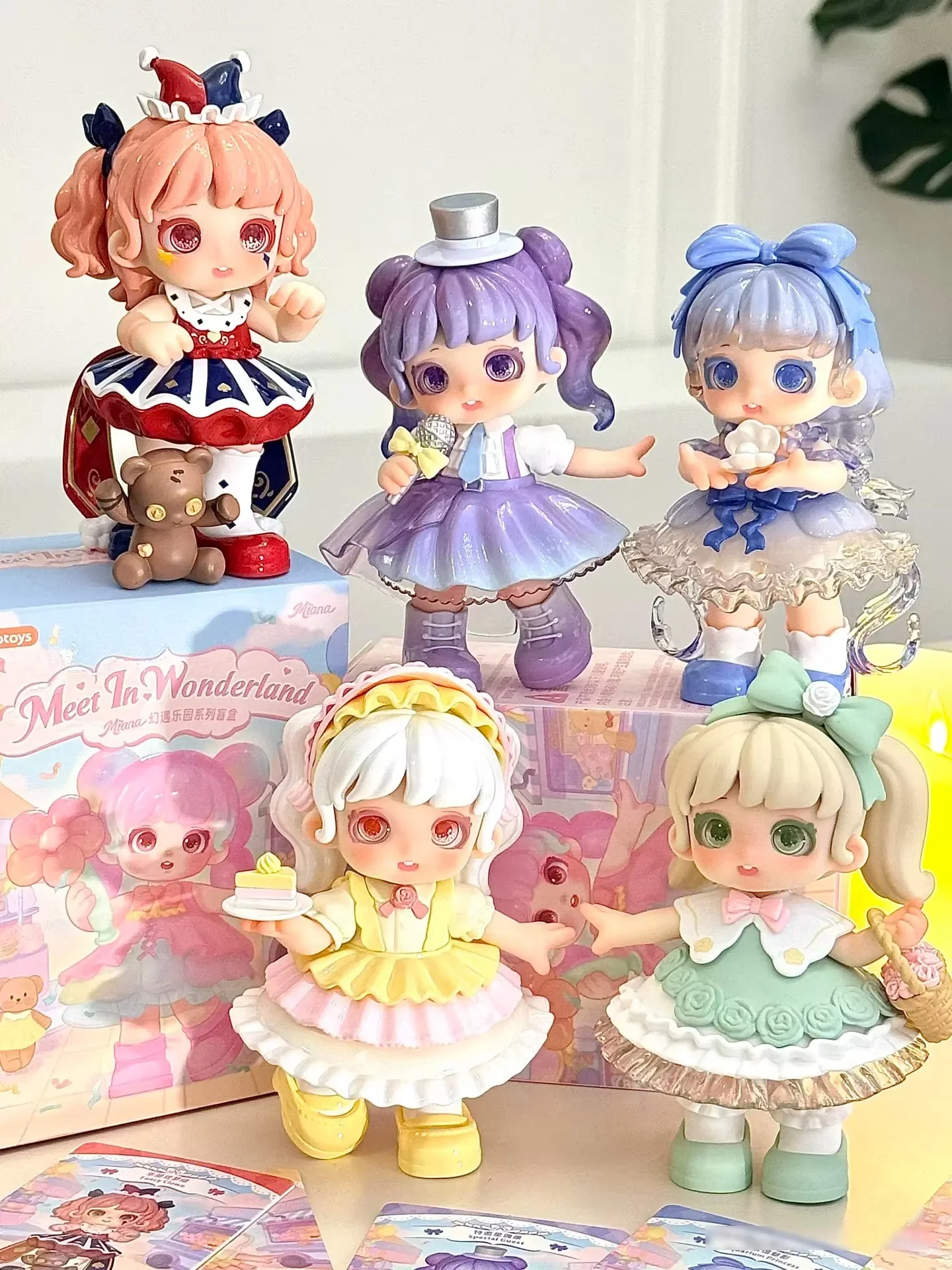 Blind Box Miana Meet In Wonderland Series Guess Bag Cute Action Figure Flower Encounter Fancy Clown Doll Toys Niespodzianka Prezent