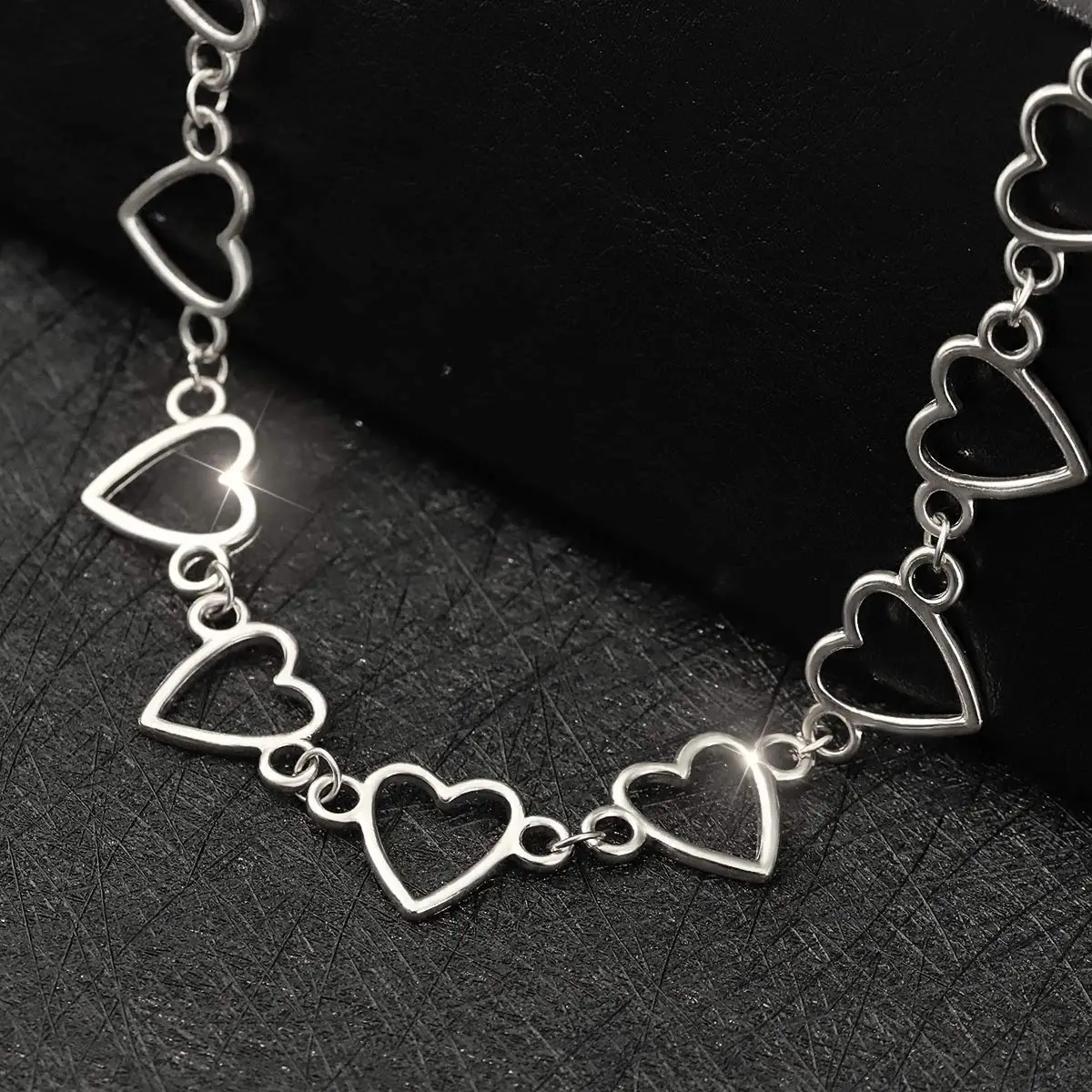 Punk Choker Necklace Stainless Steel Hollow Heart Sweet Love Collar Chain Necklaces Hiphop Jewelry Women Girlfriend Gift Collier