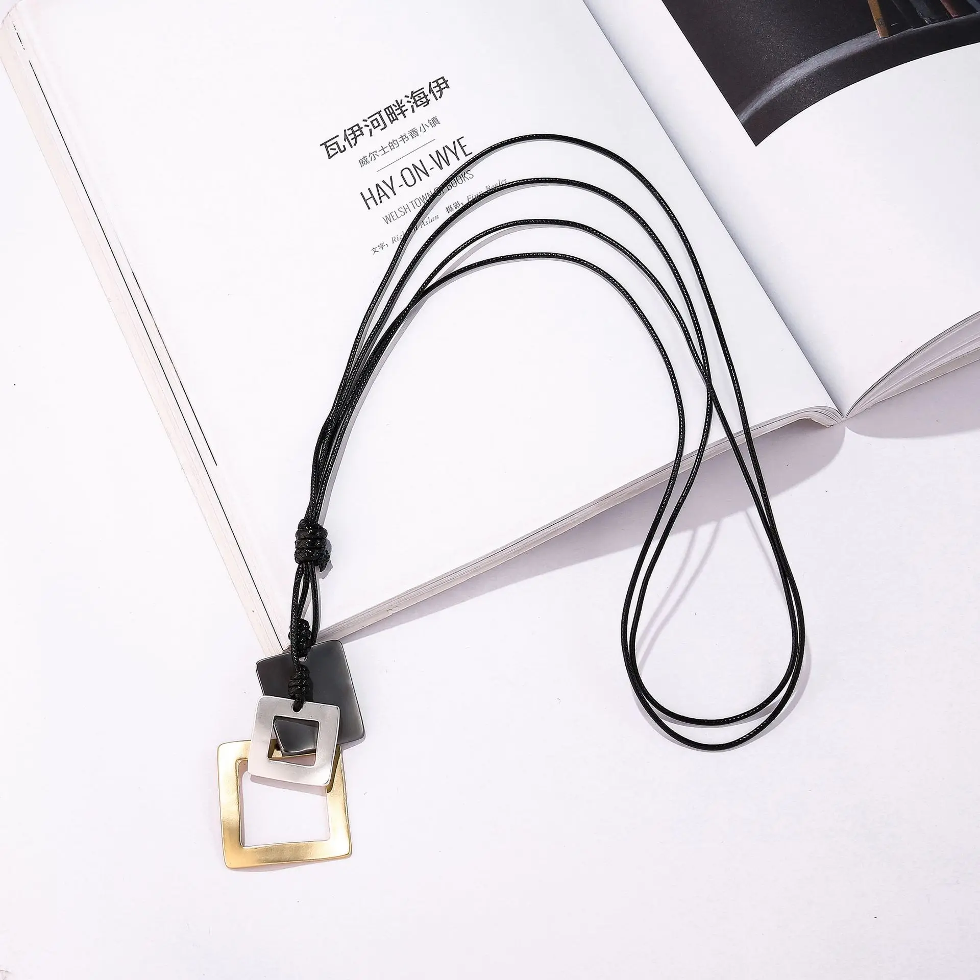 DIY accessories popular hot-selling necklaces, European and American fashion long chains, geometric multi-level women's allo