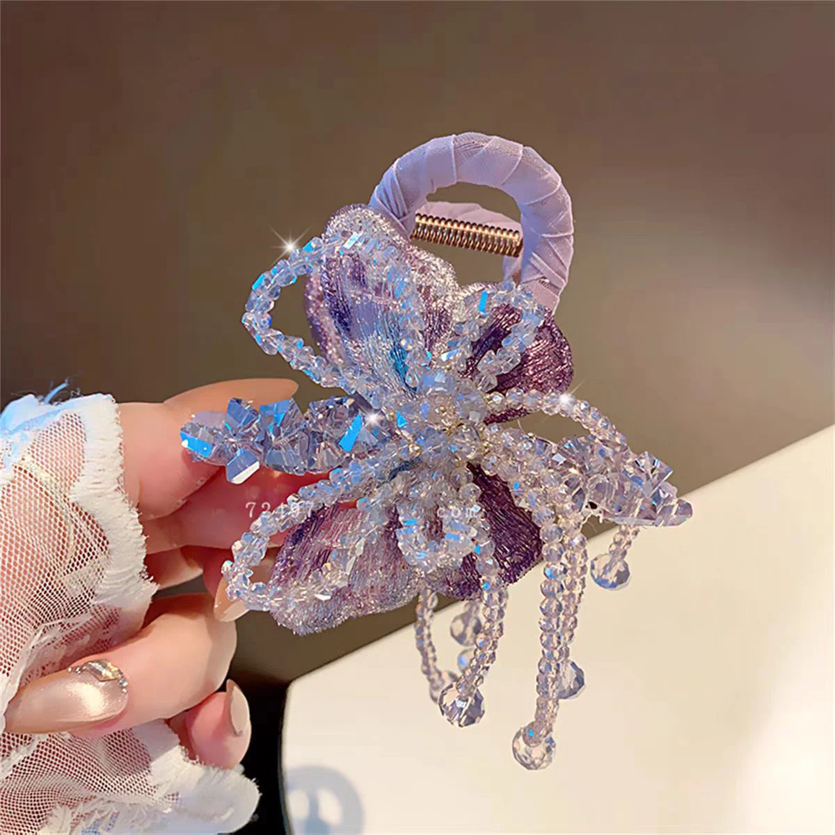 presilha-de-cabelo-e-com-borla-de-cristal-roxo-acorios-de-cabelo-fs-com-borboleta-bordada-ampos-de-cabel