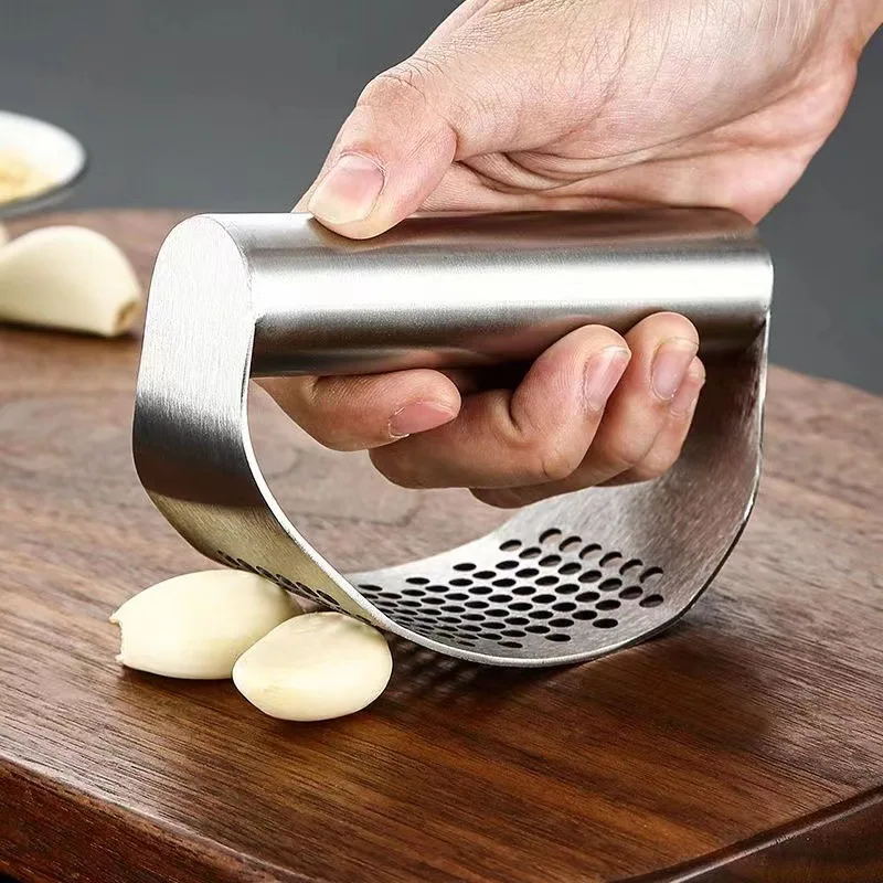 Stainless Steel Garlic Press Premium Garlic Crusher with Comfortable Ergonomic Handle for Cloves Ginger Manual Food Processors