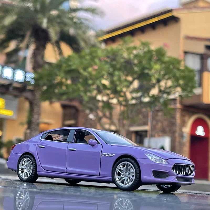 1:32 Maserati Quattroporte Coupe Alloy Car Model Diecast Metal Toy Vehicle Car Model Simulation Sound Light Collection Gift