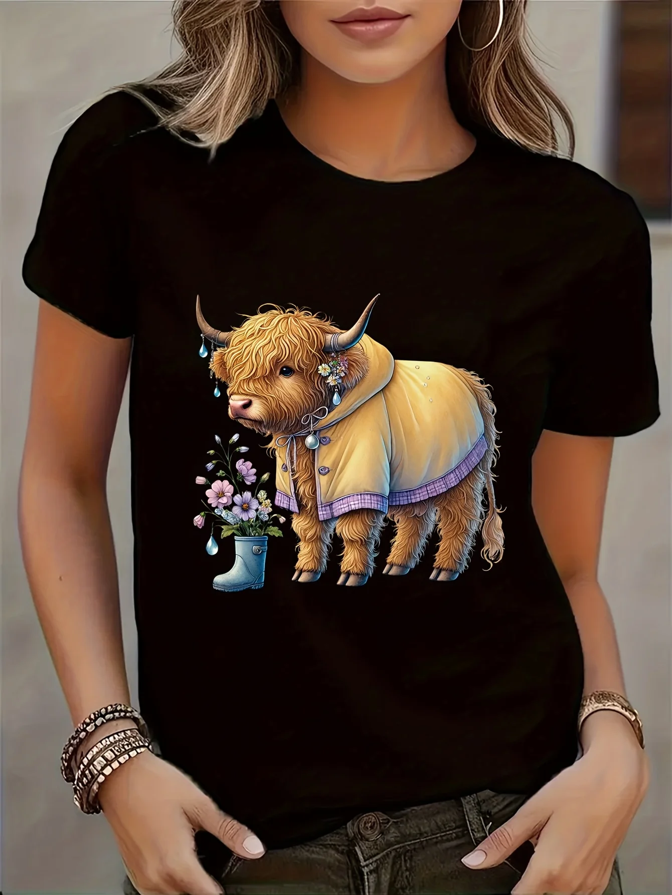 Women's Casual Round Neck T-Shirt with Fluffy Highland Cow Print Short Sleeve All-Season Comfort Top