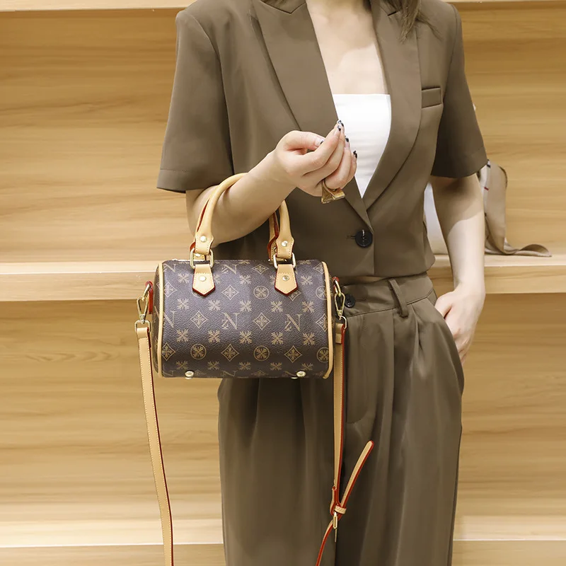 

Retro letter printed women's handbag, fashionable contrasting color pillow bag, single shoulder crossbody bag