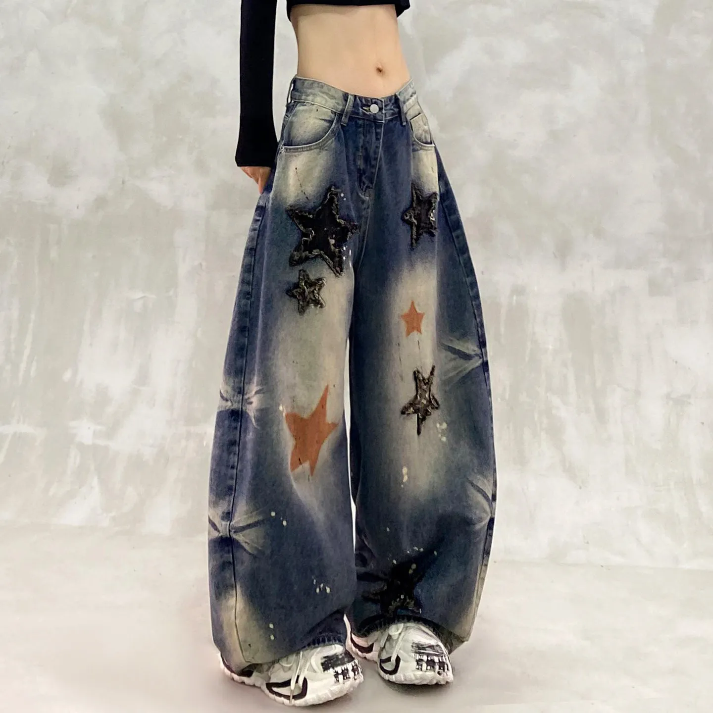 Applique Print Barrel Jeans Womens High Rise Baggy Denim Pants with Curved Leg Shape for Fall Casual Styling and City Walks
