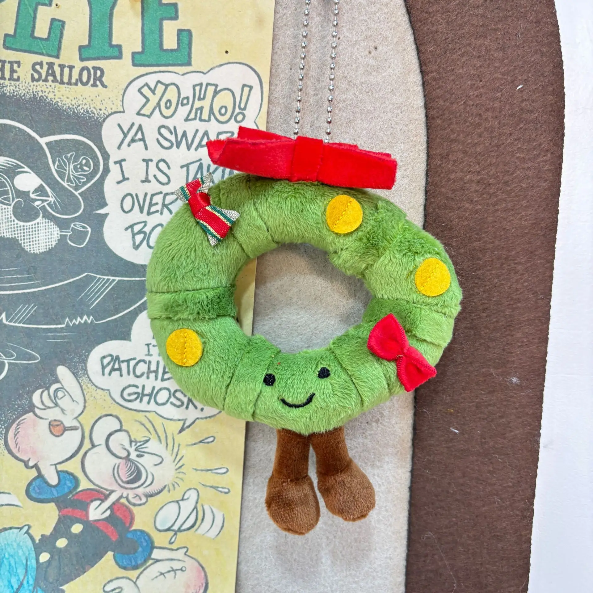 

Cute Plush Toy Creative Christmas Wreath Plush Pendant Keychain Home Decor Red Bow Wreath Plush Doll Christmas Eve Holiday Gift