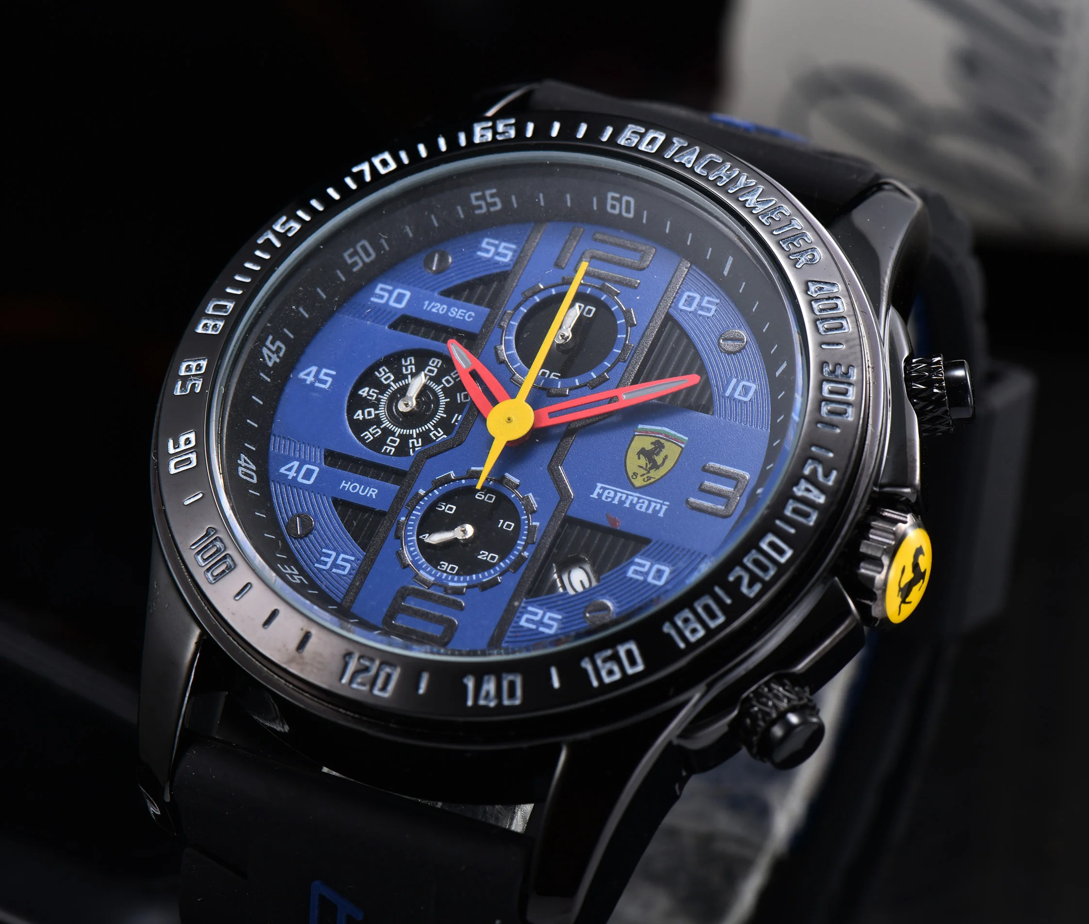 أزياء الرجال الساعات الفاخرة كوارتز ساعة اليد الرياضية ساعة الأعمال عارضة ووتش لفيراري شعار اكسسوارات السيارات الديكور