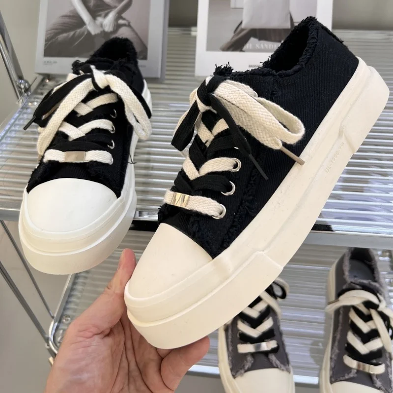 

2025 New Men's Board Shoes,sneakers,skate shoes,Casual Shoes Soft Sole Casual Elegant Anti-Odor Durable shock-absorbing unisex