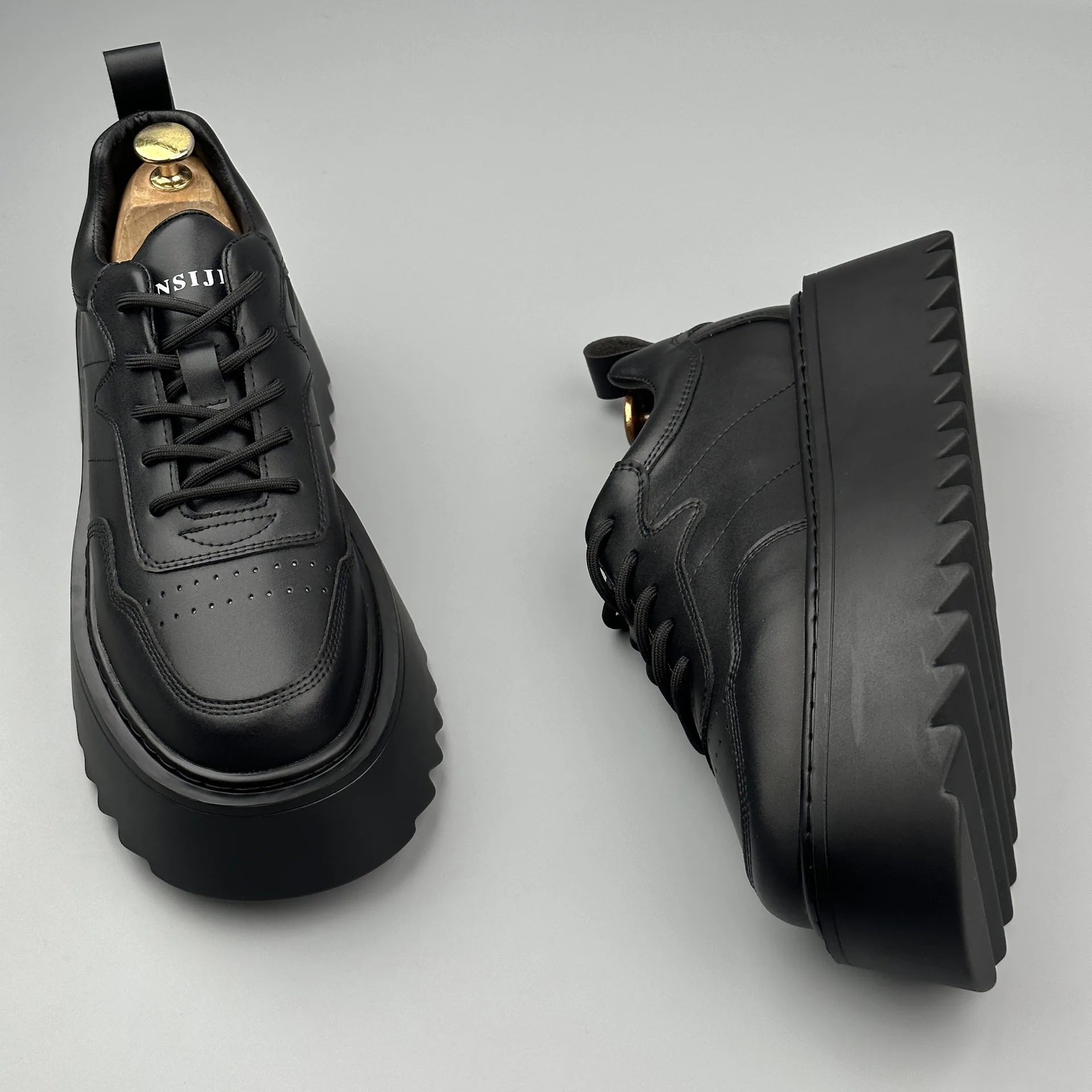 New High Quality Men\'s Shoes Thick soled Height Increasing Casual Skateboarding Shoes for Youth Outdoor Running Sports Shoes