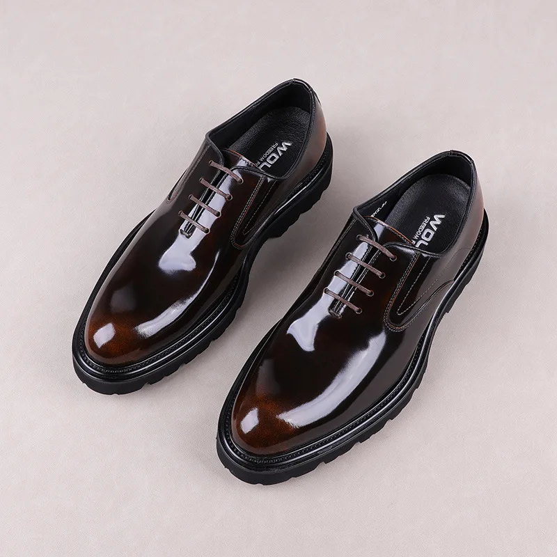 

In The Spring of 2024 The New Formal Business Leather Shoes for Men with Bright Cowhide and Round Head and Thick Soled Men Shoes