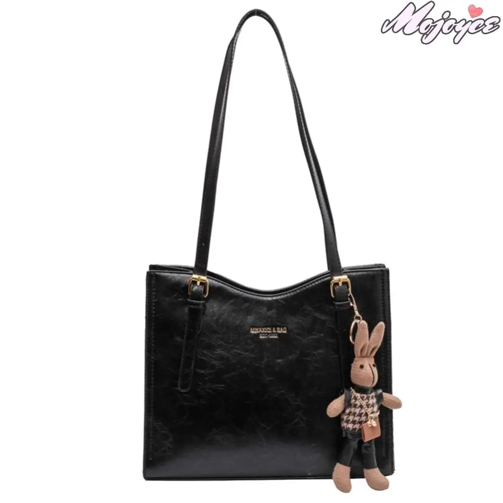 

Women Vintage Shoulder Bag with Pendant Retro Tote Handbag Large Capacity Fashion Shoulder Bag Female Commute Bag