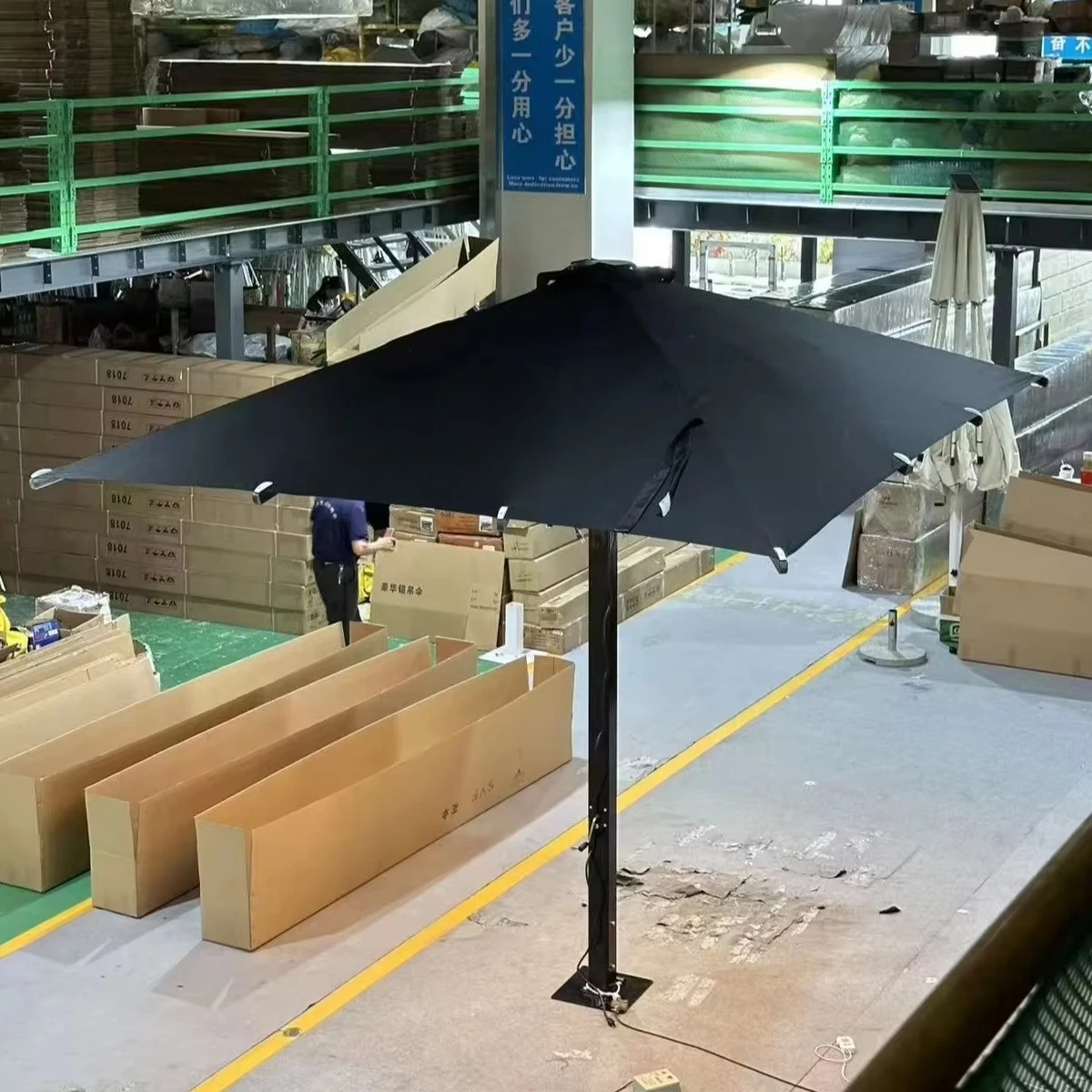 Modern Waterproof Outdoor Umbrella with Built-in Heater Huge Patio Umbrella for Hotel & Park Commercial Use
