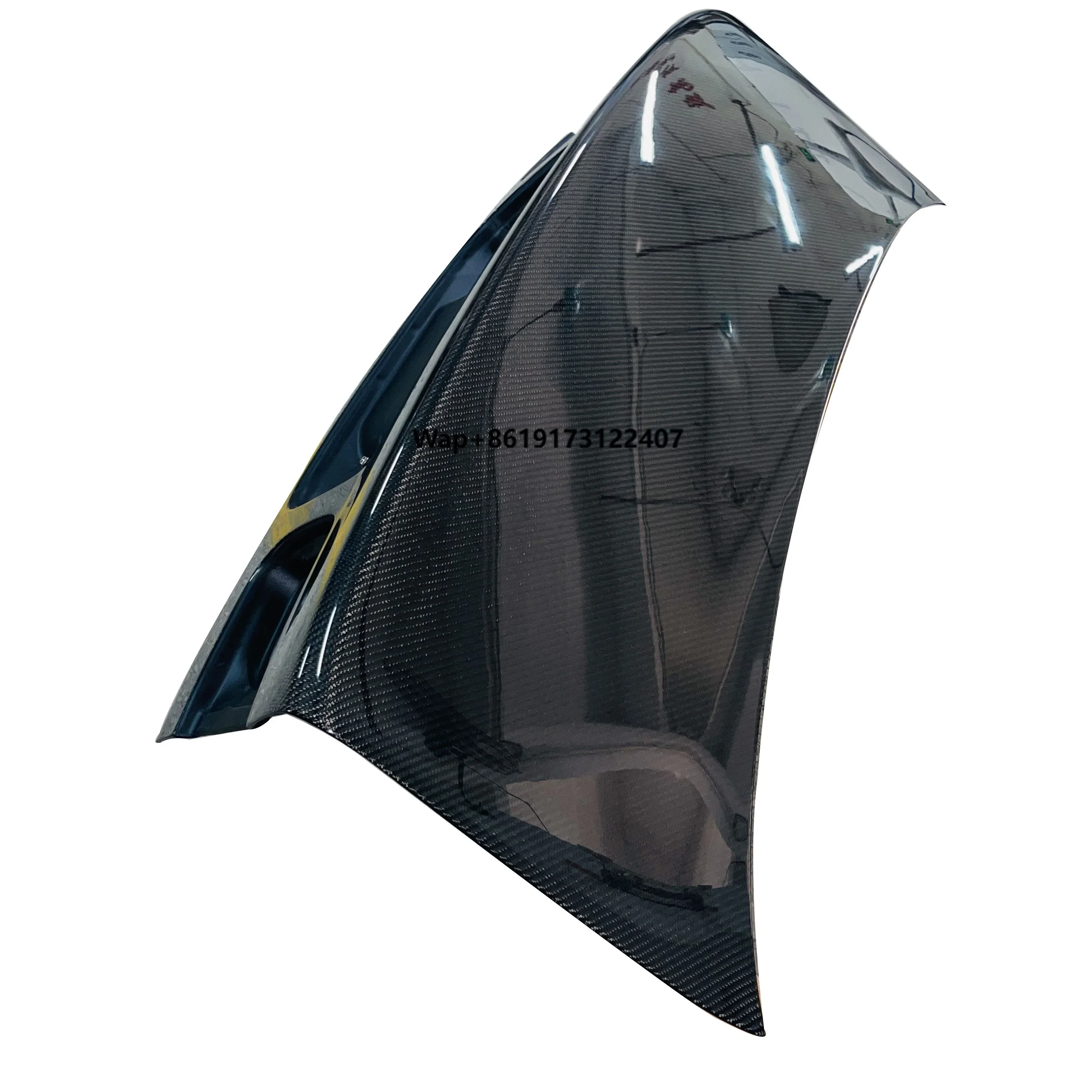 

Карбоновая крышка багажника в стиле EK9 для 2-дверных моделей 1996-2000 годов