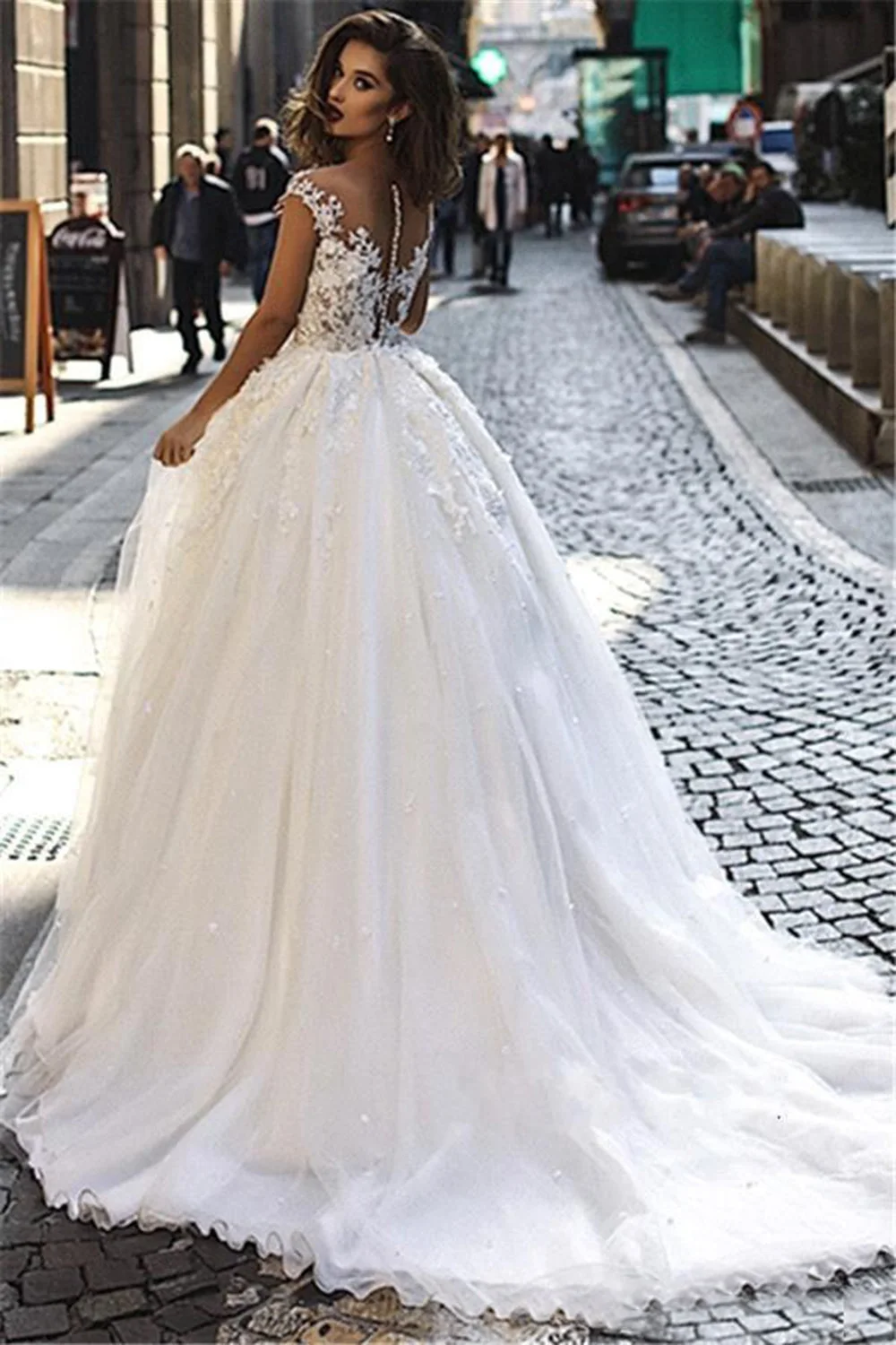 Sexy vestidos de casamento ilusão personalizada uma linha colher andar-comprimento varredura trem applique rendas longo tule vestidos de noiva