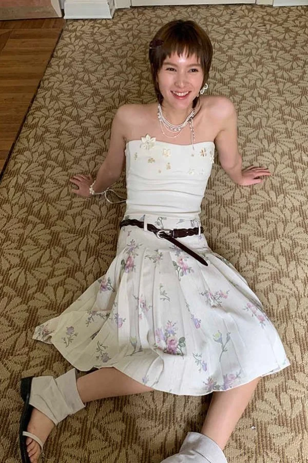 

​​Floral Print Pleated Skirt Women Vintage Artistic Maxi Lightweight Exclusive Design Printed Concepts Creative Art Skirt​​