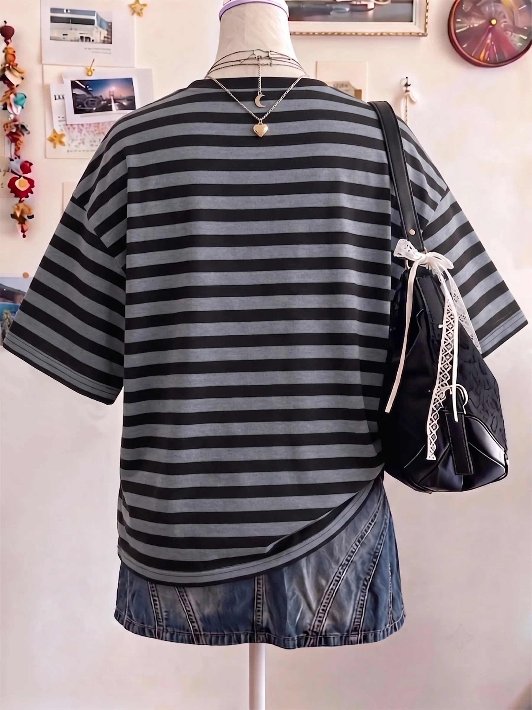 Trendiges, gestreiftes Oversize-T-Shirt für Damen in großen Größen für mühelosen Stil – Detail 2