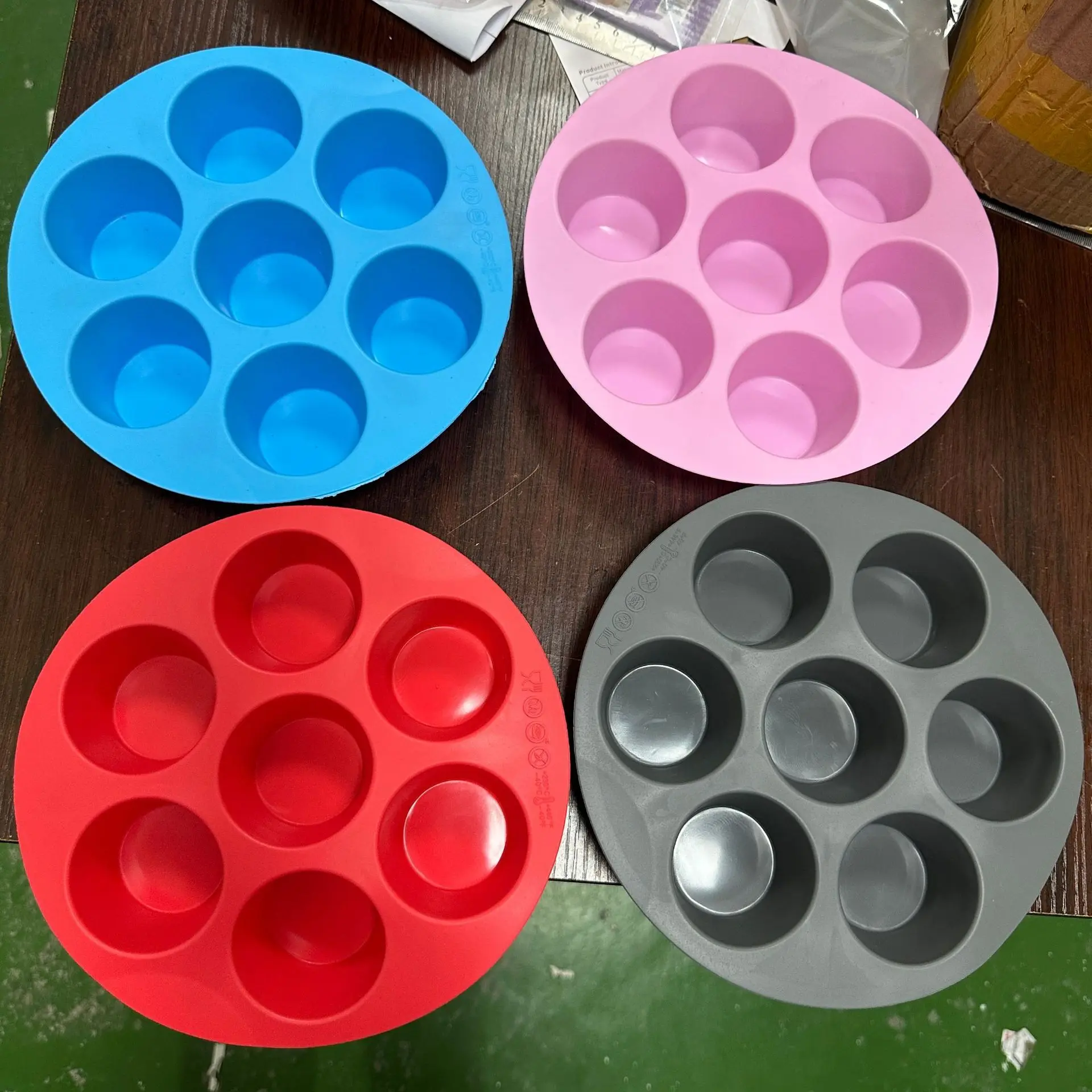 

Internet Red Innovative Silicone Seven-hole Cake Mold Home Party Baking Utensils DIY Cylindrical Mold Air Fryer Accessories