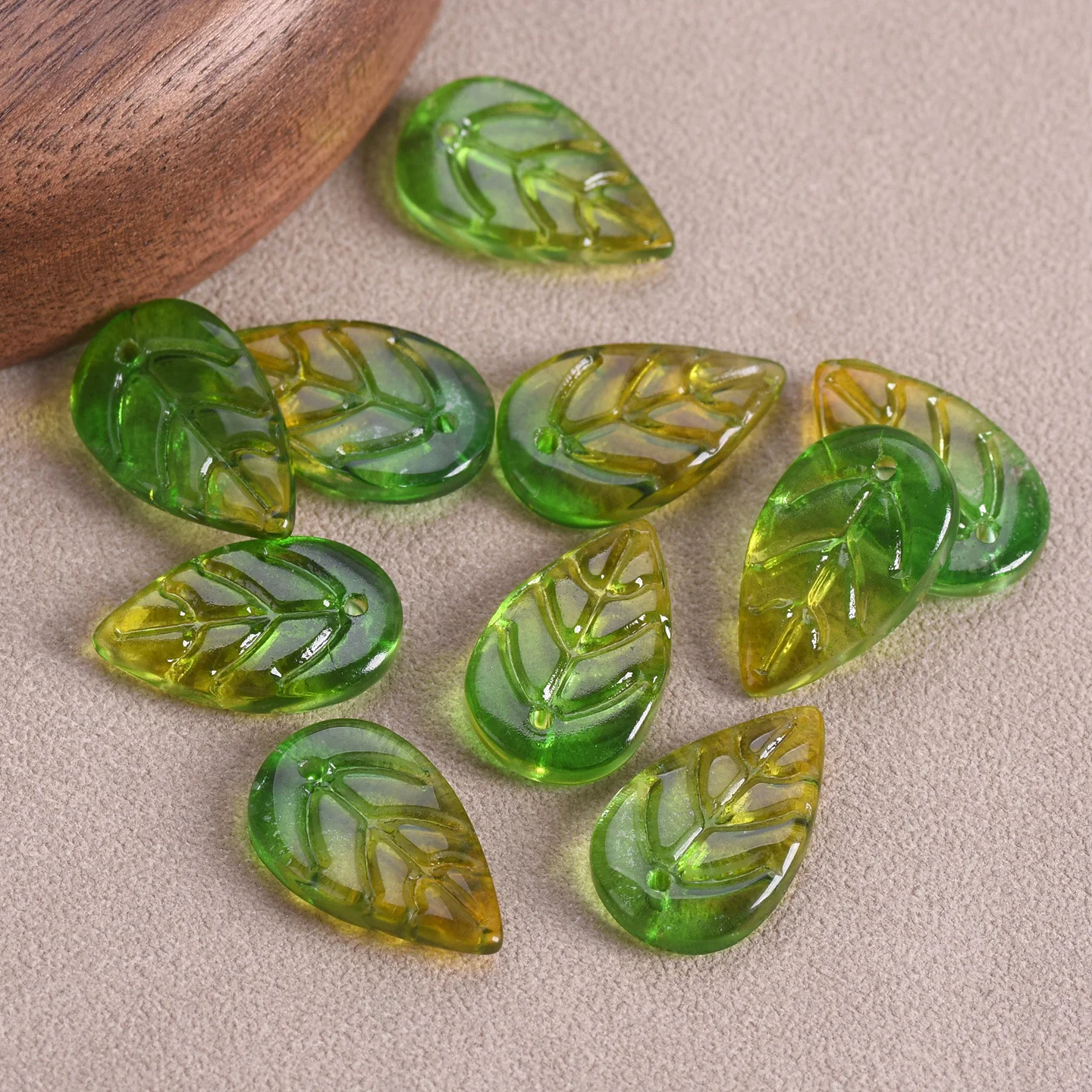 10pcs 18x11mm Leaf Shape Petal Lampwork Crystal Glass Loose Beads Top Drilled Pendants for Earring Jewelry Making DIY Crafts