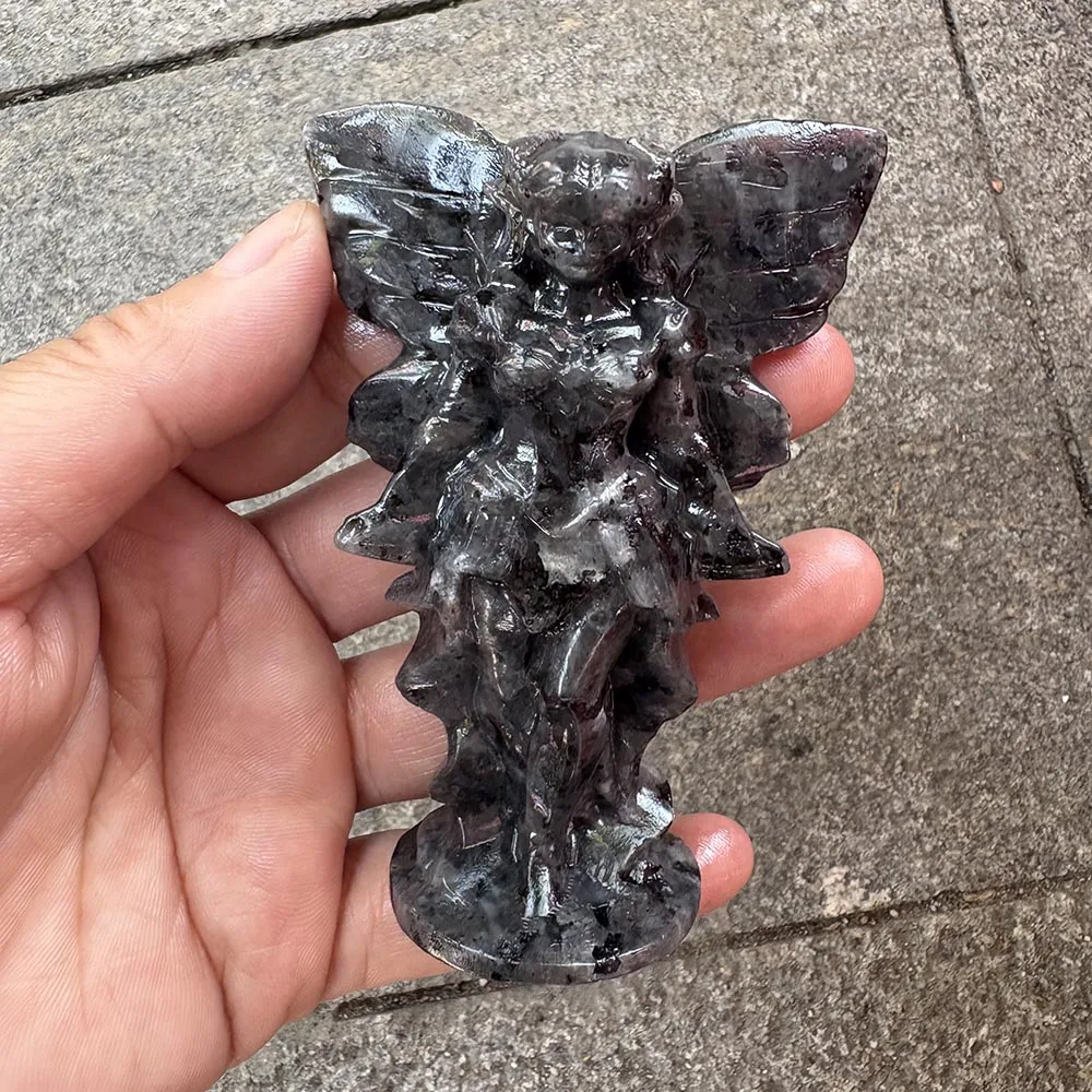 Op maat gemaakte natuurlijke jade vlinderfee beeldje - Edelsteen mythische sprite sculptuur tafeldecoratie voor energiebalans