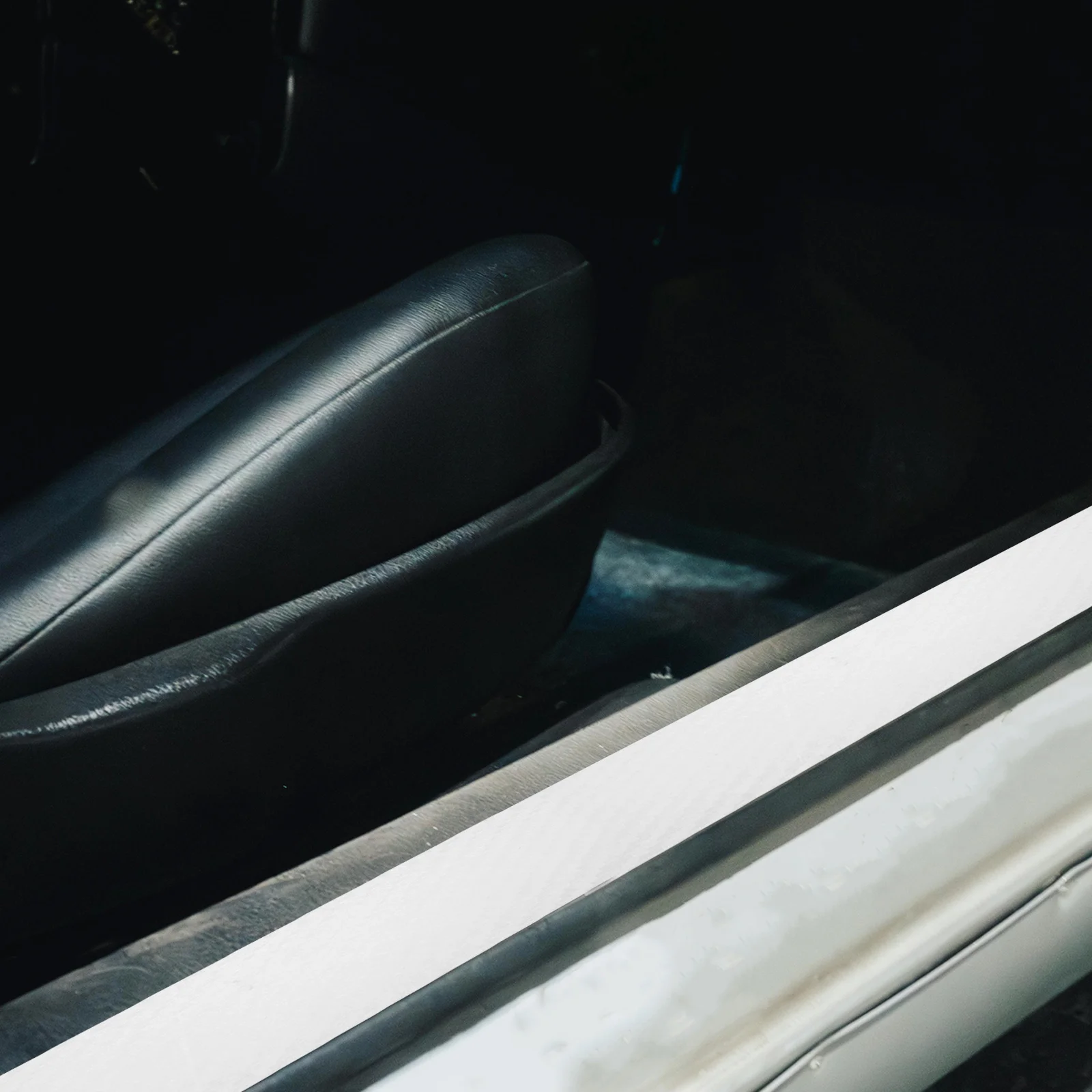 

2Pcs Automotive Door Edge Guard 3D Matte Black Transparent Carbon Fiber Easy Install Comprehensive Protection Stylish Look