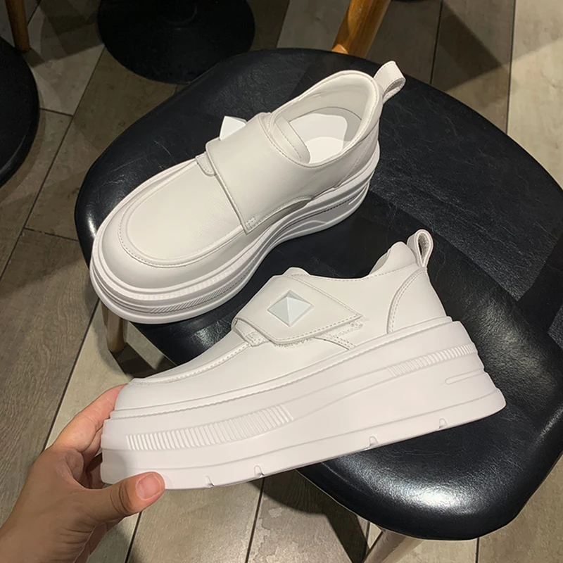 

Women's Large Rivet Loafers Shoes Hook&loop Comfortable Shoes Fashion Outdoor Multifunctional Sport Shoes ToeLayer Cowhide