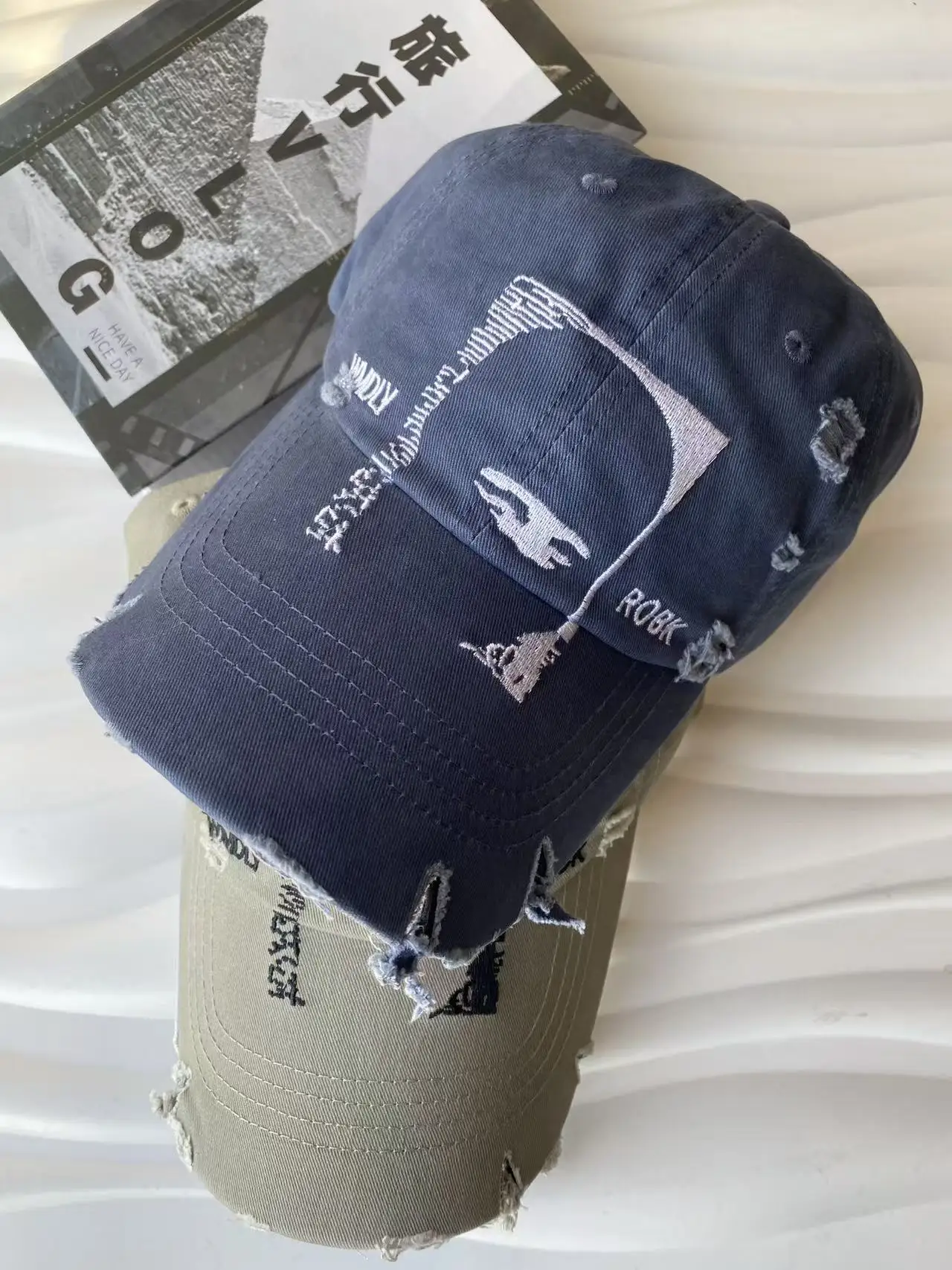 Amerikanische personalisierte Baseballkappe mit Stickerei, zerrissenem Design, weich, lässig, vielseitig, für Herren und Damen, großer Kopfumfang, Outdoor-Sport – Detail 12