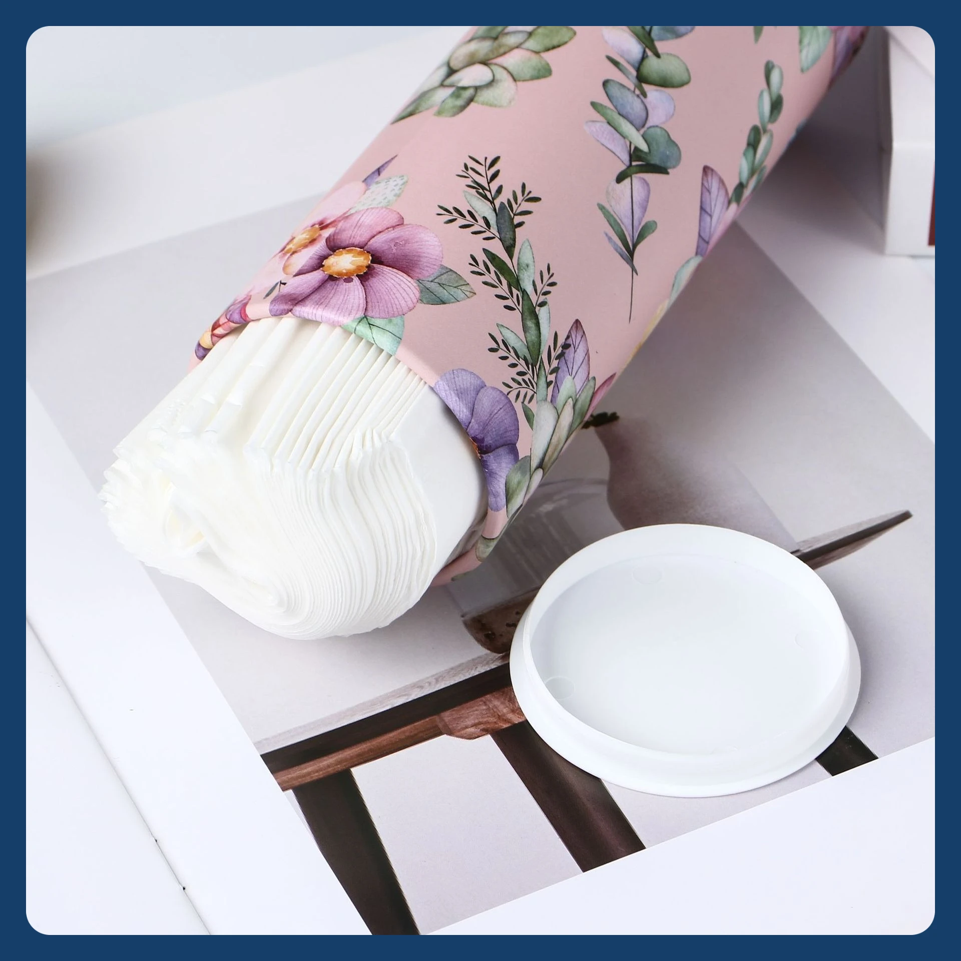 4Rolls Flower Patterned Cylindrical Tissue Napkin Tissue Tube Handkerchief Paper Travel Tissue Tube Suitable for Cars and Homes