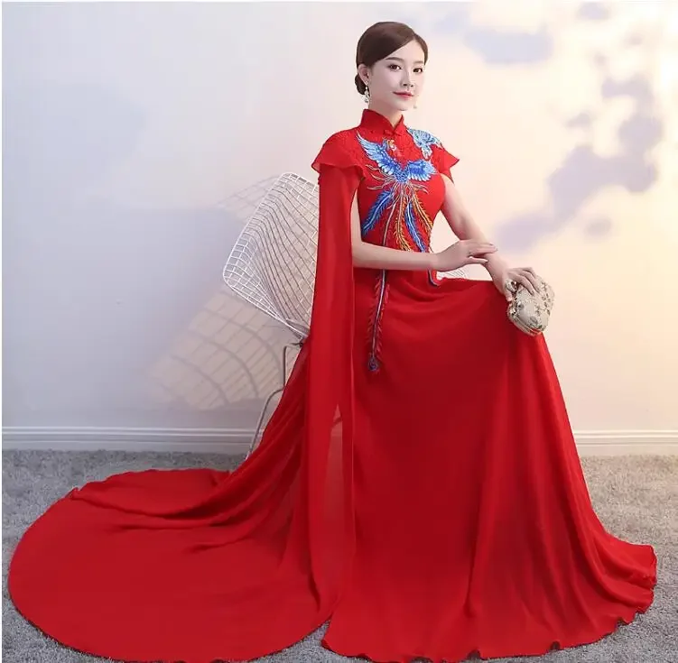 

Chinese Style Red Lace Embroidered Cheongsam Bride Dress